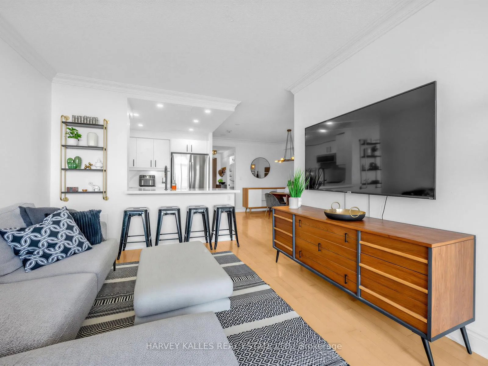 Photo 18 of Unit 422, 10 Delisle Avenue, Toronto, Yonge-St. Clair — HOMEH