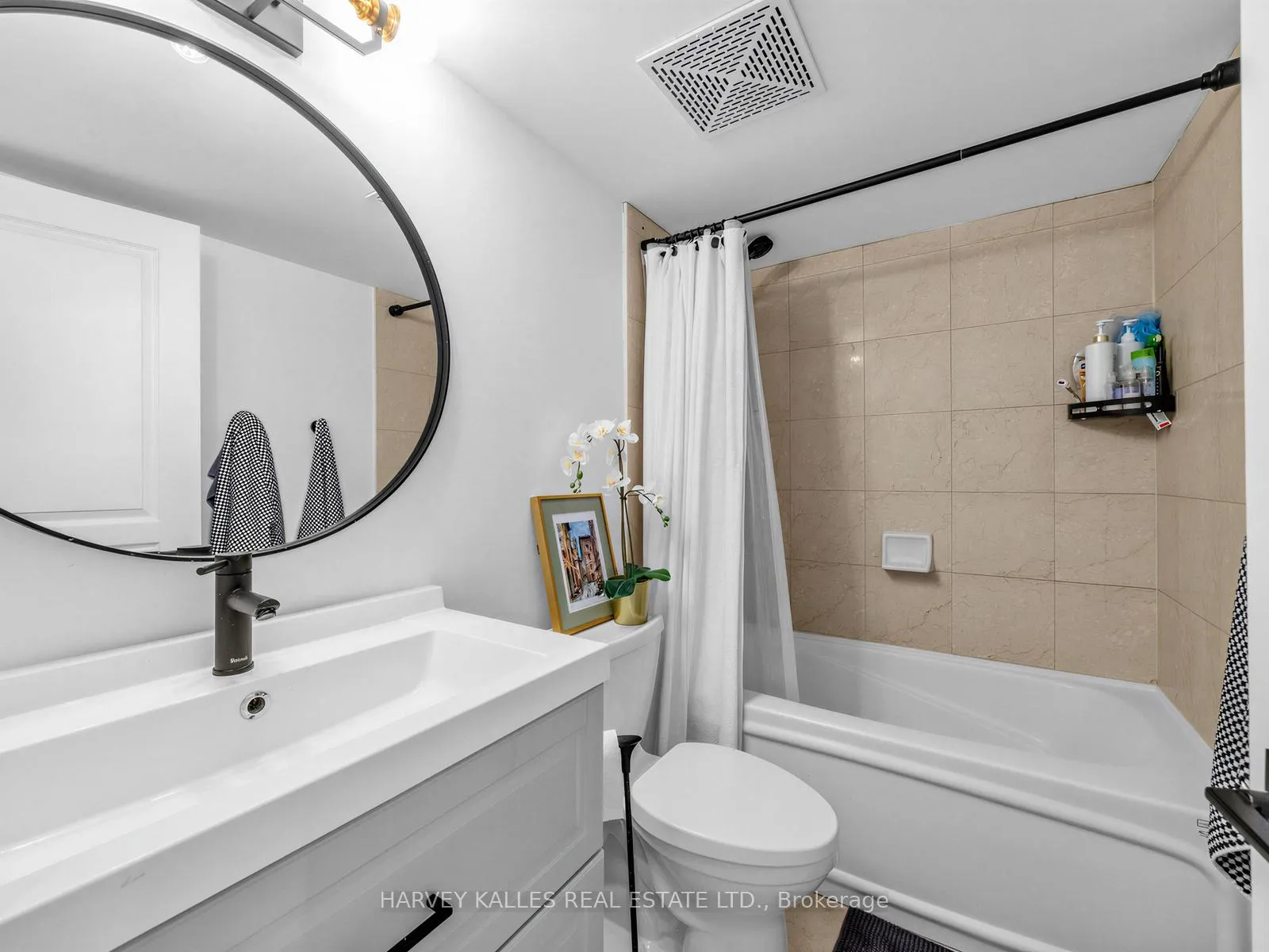 Photo 24 of Unit 422, 10 Delisle Avenue, Toronto, Yonge-St. Clair — HOMEH