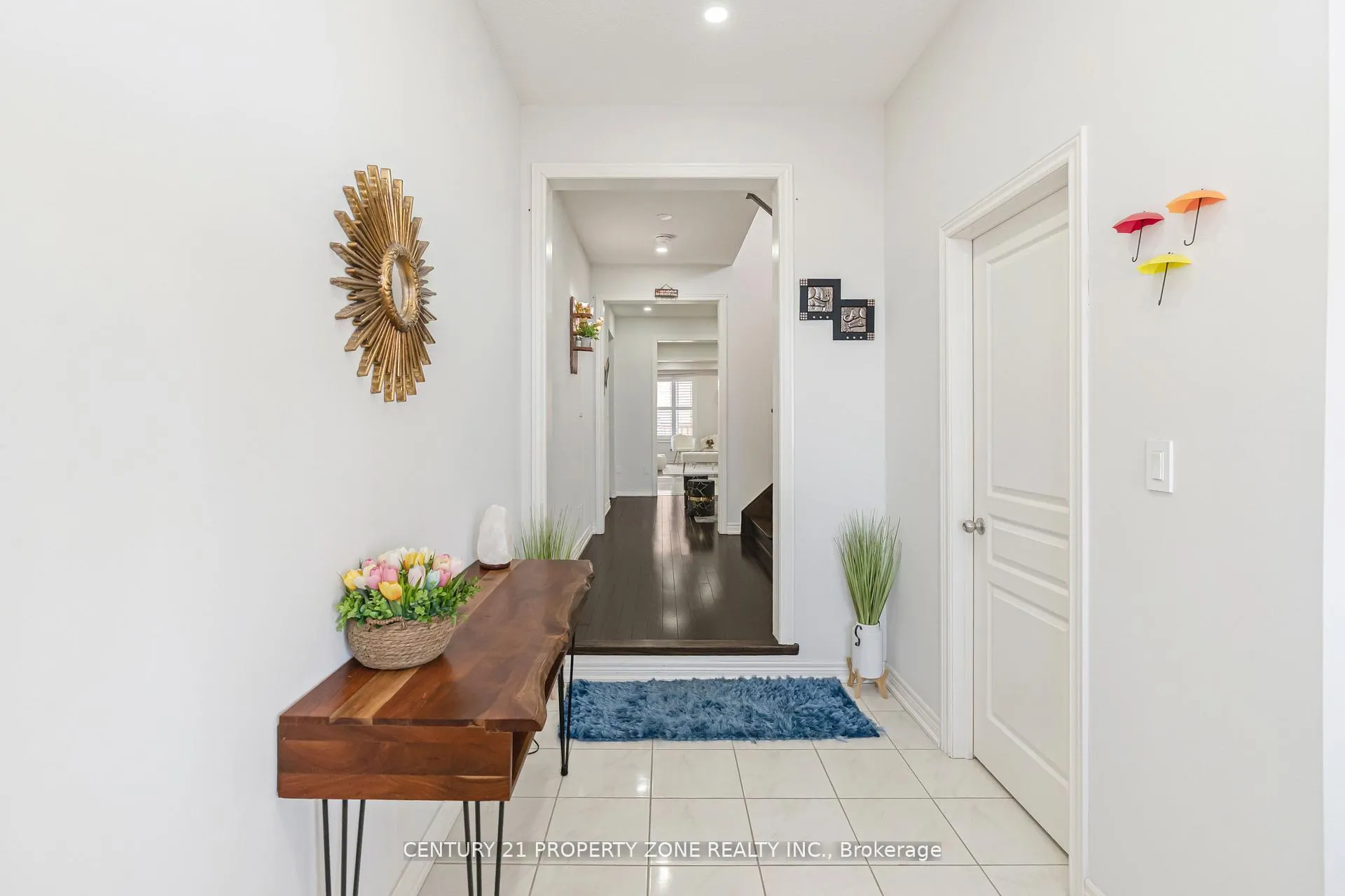Photo 5 of 19 Exhibition Crescent, Brampton, Northwest Brampton — HOMEH