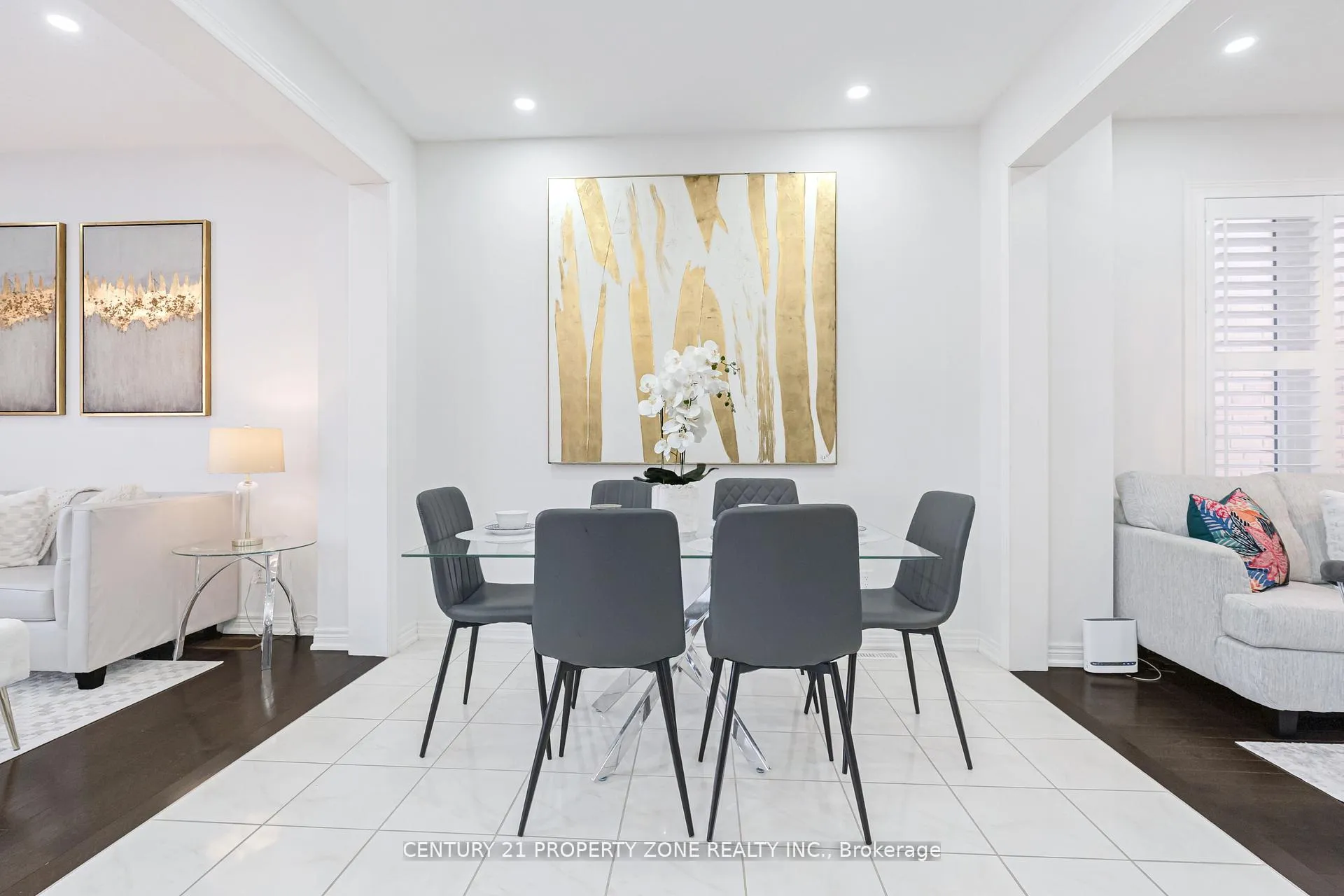 Photo 7 of 19 Exhibition Crescent, Brampton, Northwest Brampton — HOMEH