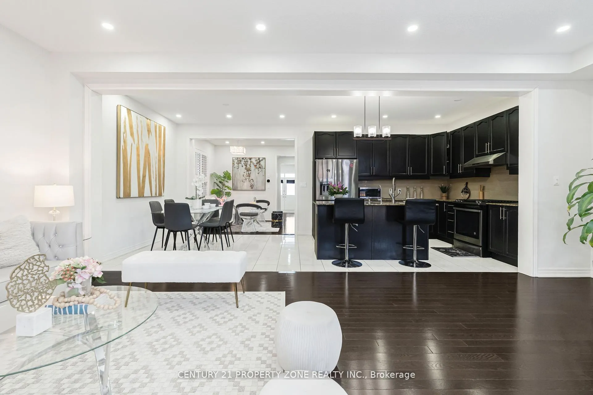 Photo 8 of 19 Exhibition Crescent, Brampton, Northwest Brampton — HOMEH