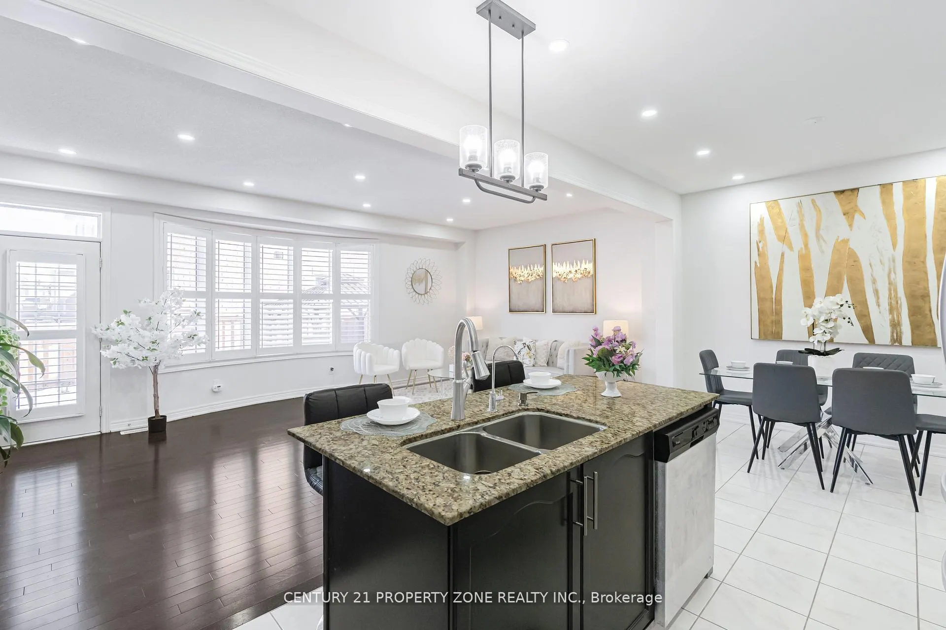Photo 13 of 19 Exhibition Crescent, Brampton, Northwest Brampton — HOMEH