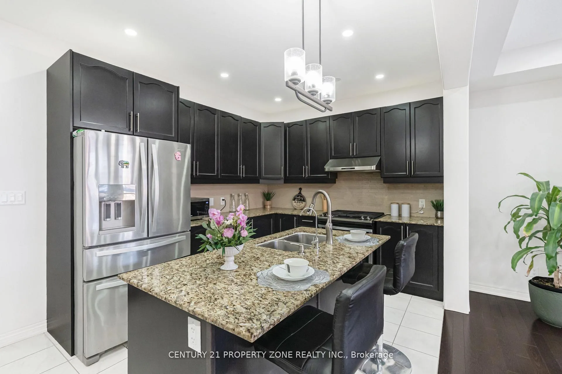 Photo 14 of 19 Exhibition Crescent, Brampton, Northwest Brampton — HOMEH
