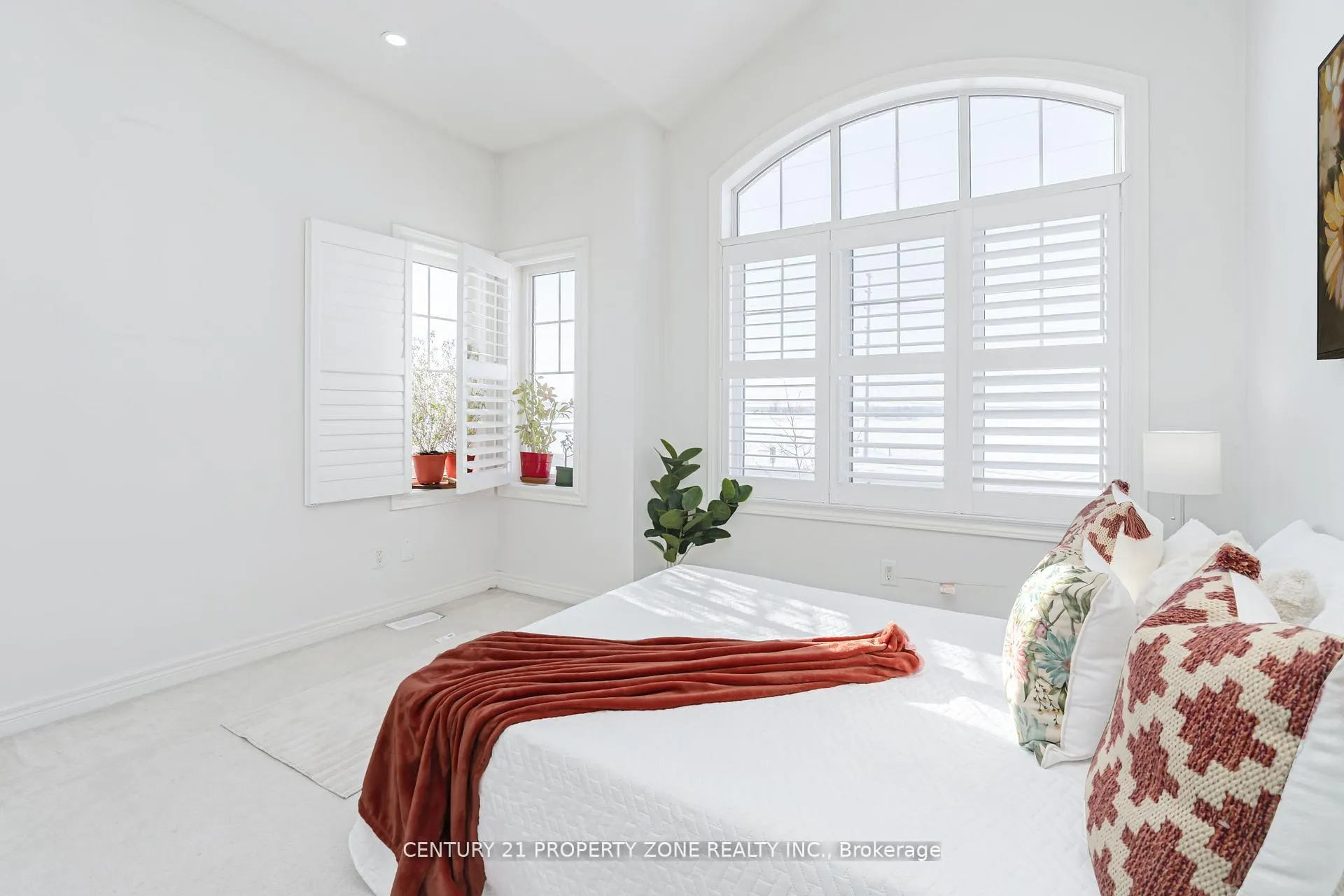 Photo 17 of 19 Exhibition Crescent, Brampton, Northwest Brampton — HOMEH