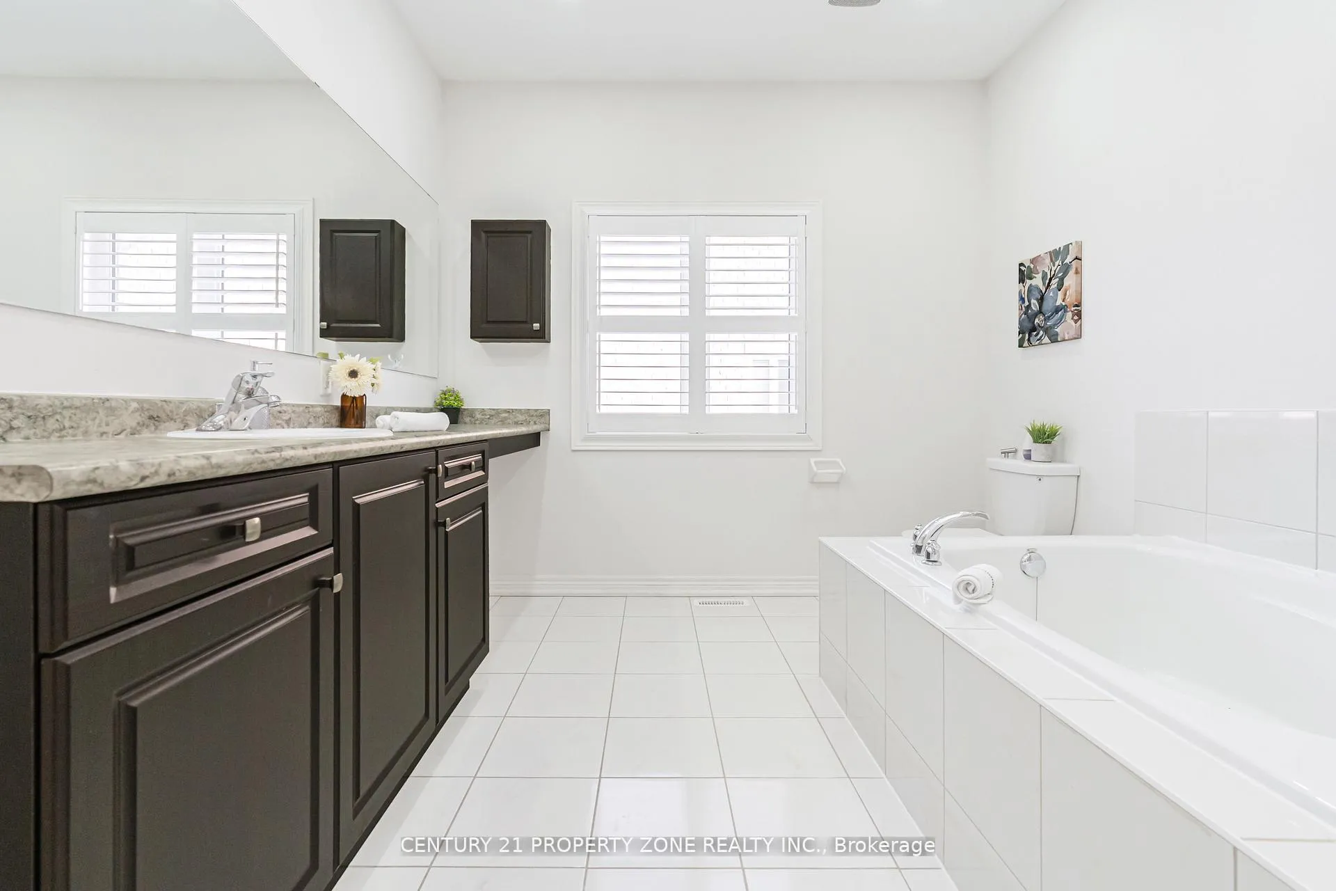Photo 27 of 19 Exhibition Crescent, Brampton, Northwest Brampton — HOMEH