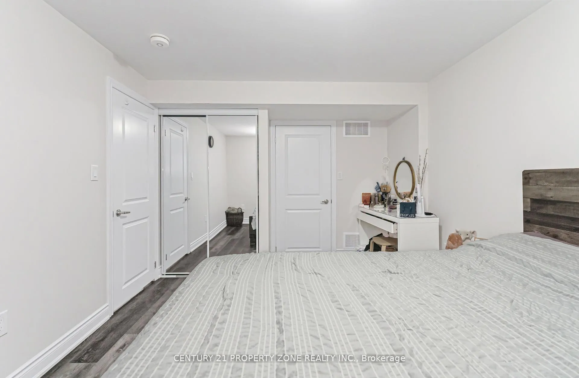 Photo 37 of 19 Exhibition Crescent, Brampton, Northwest Brampton — HOMEH