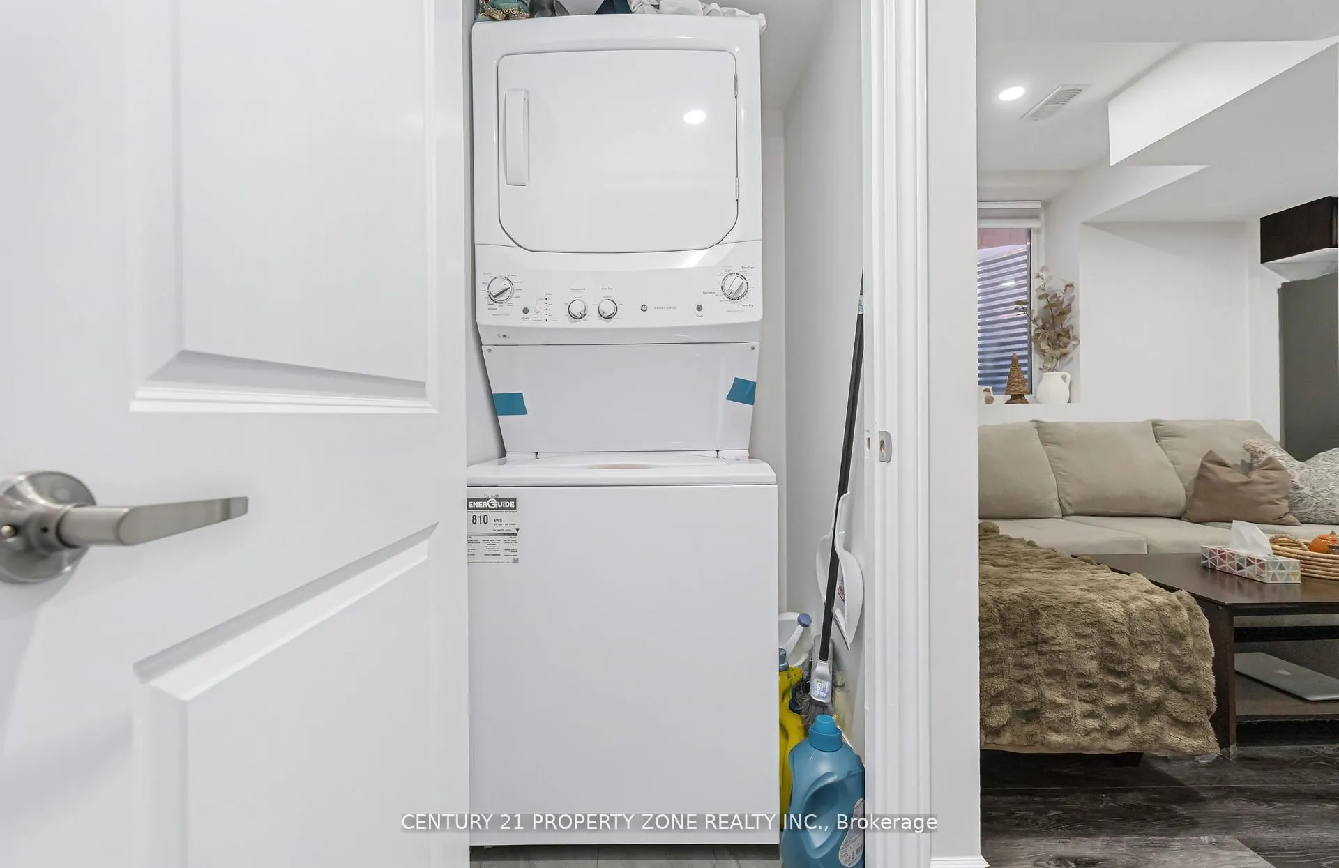 Photo 42 of 19 Exhibition Crescent, Brampton, Northwest Brampton — HOMEH