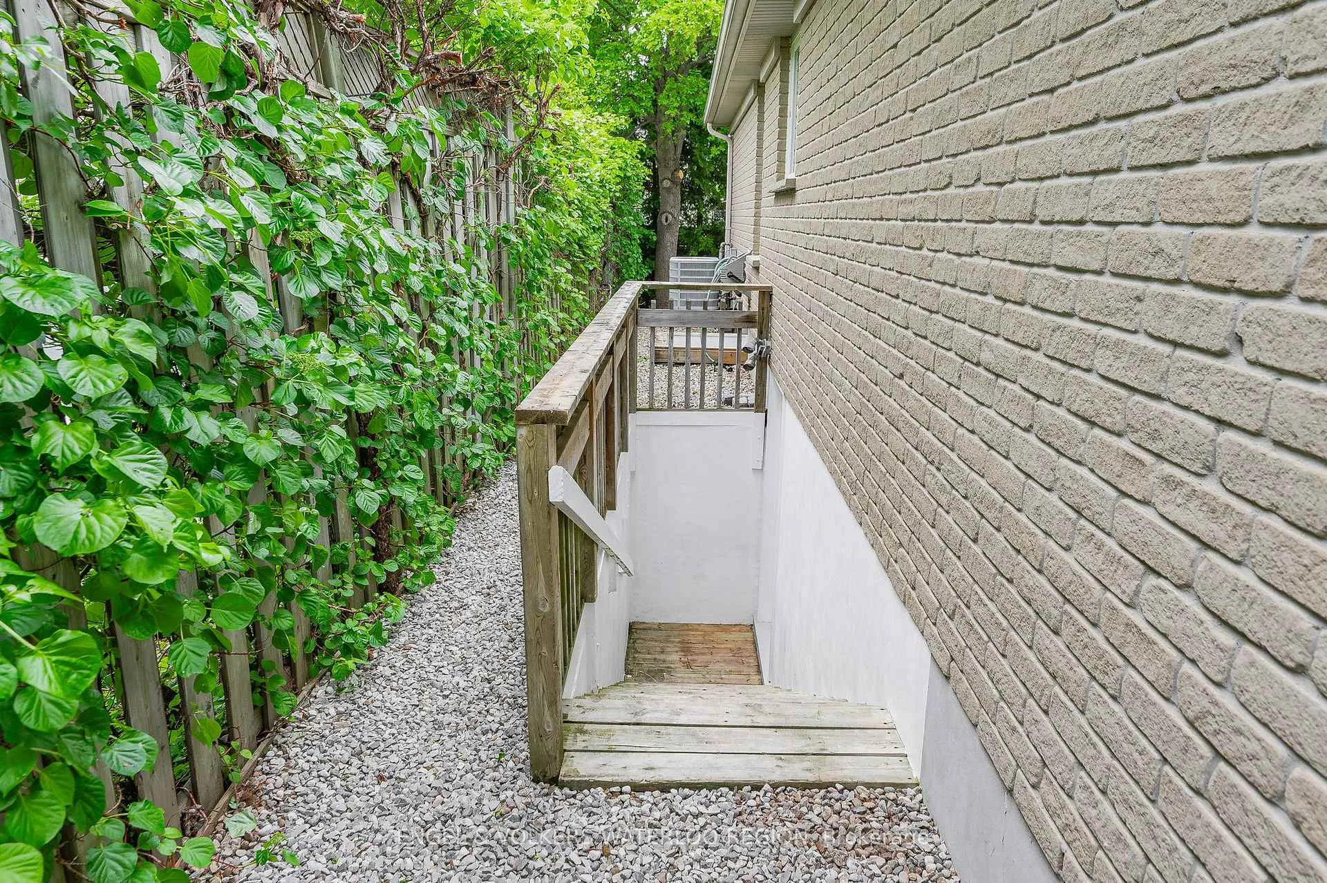 Photo 5 of 12 Euclid Avenue, Waterloo — HOMEH