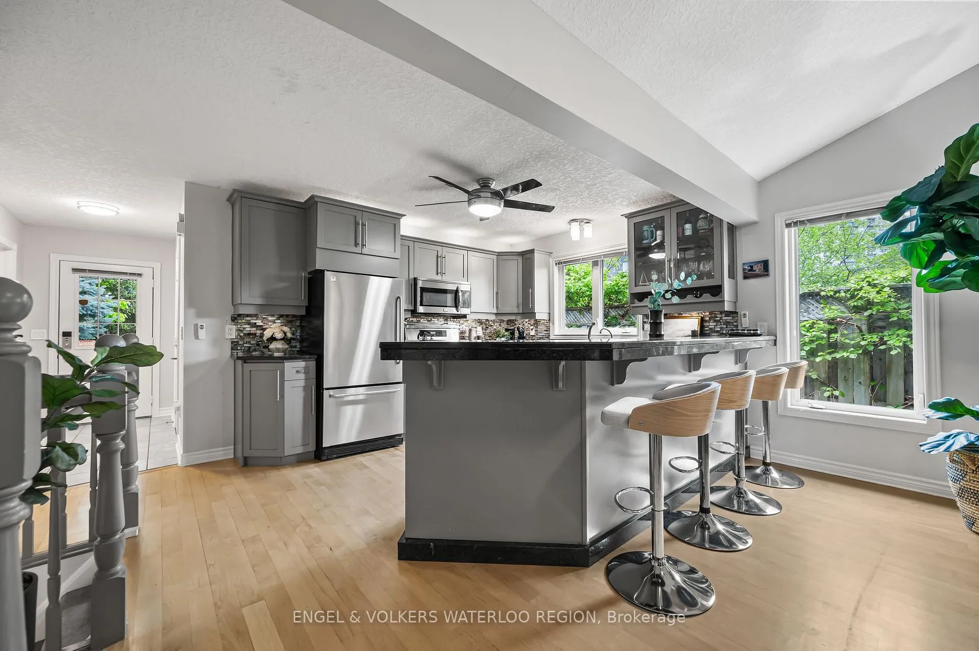Photo 11 of 12 Euclid Avenue, Waterloo — HOMEH