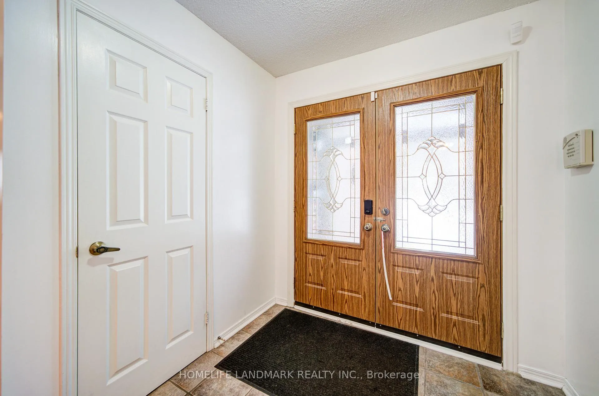 Photo 3 of 129 Fincham Avenue, Markham, Markham Village — HOMEH