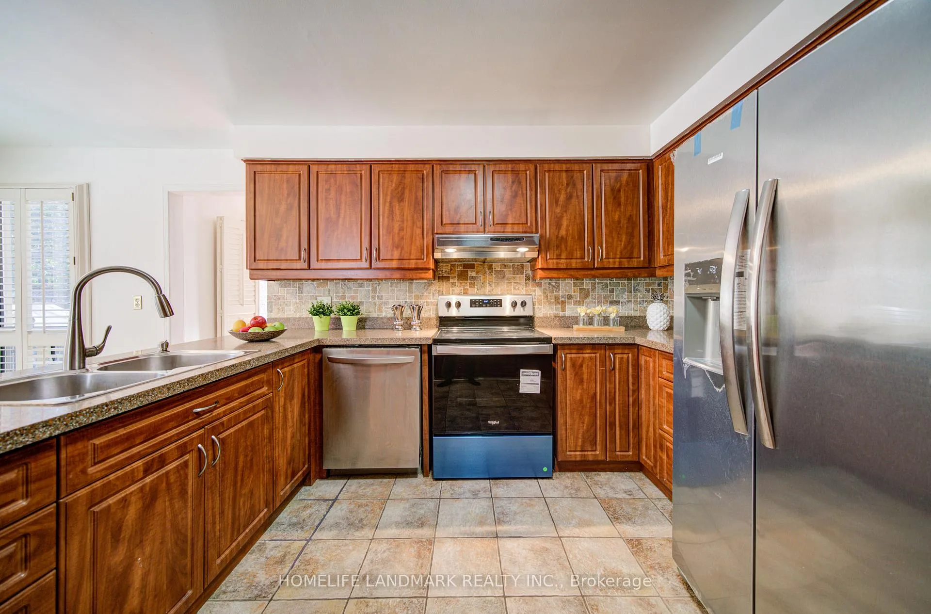 Photo 13 of 129 Fincham Avenue, Markham, Markham Village — HOMEH