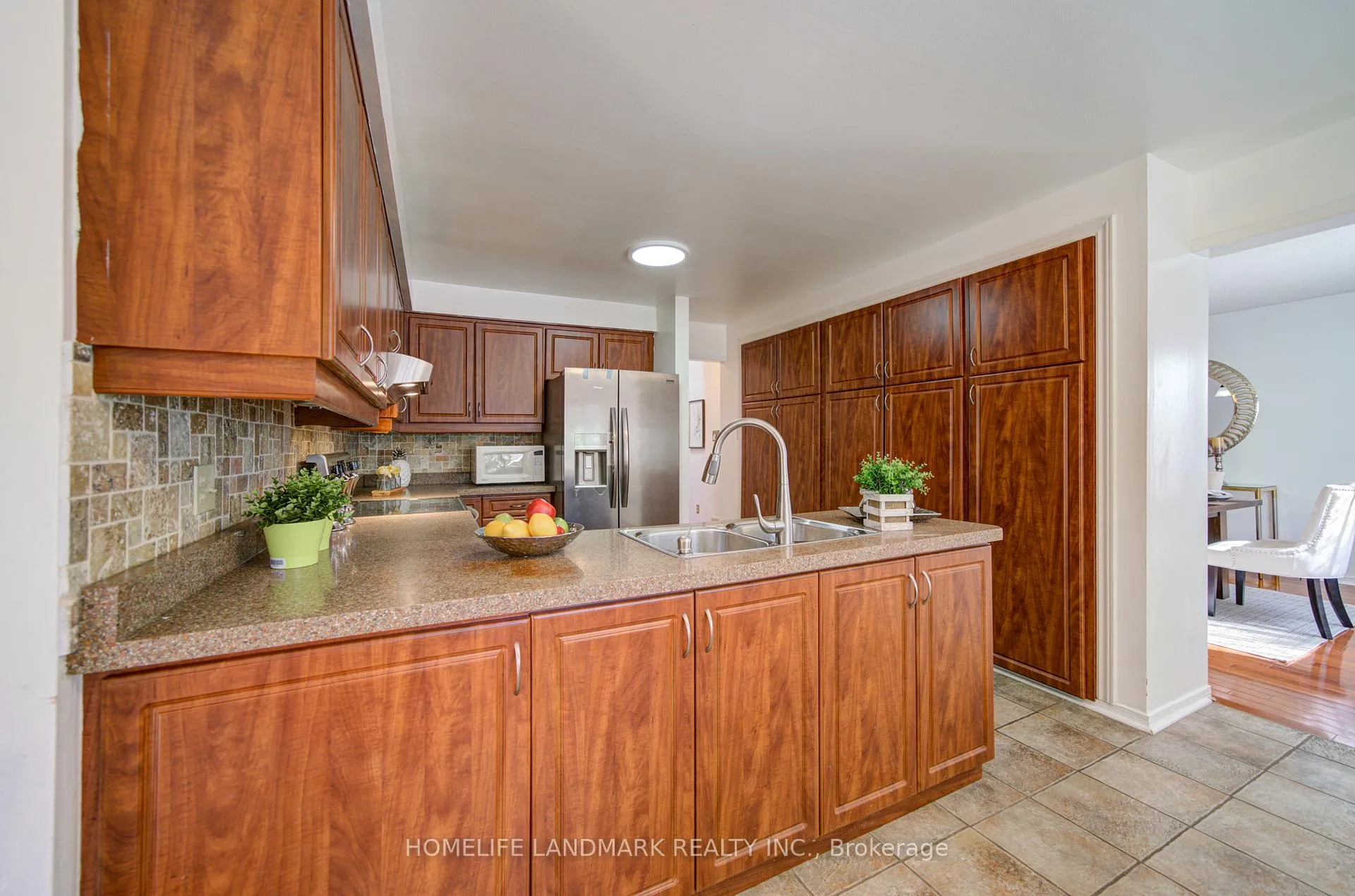 Photo 14 of 129 Fincham Avenue, Markham, Markham Village — HOMEH
