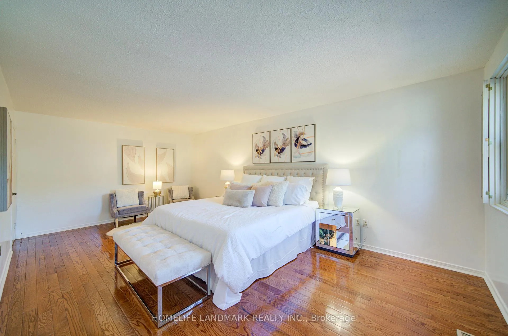 Photo 32 of 129 Fincham Avenue, Markham, Markham Village — HOMEH