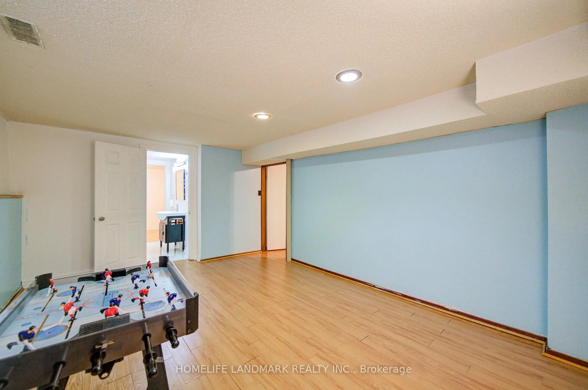 Photo 40 of 129 Fincham Avenue, Markham, Markham Village — HOMEH