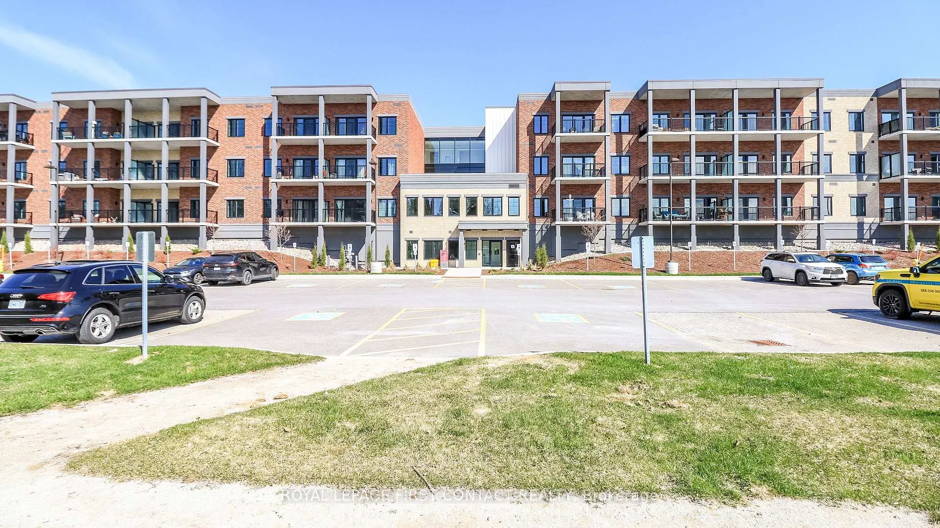 Photo 5 of Unit 210, 121 Mary Street, Clearview, Creemore — HOMEH