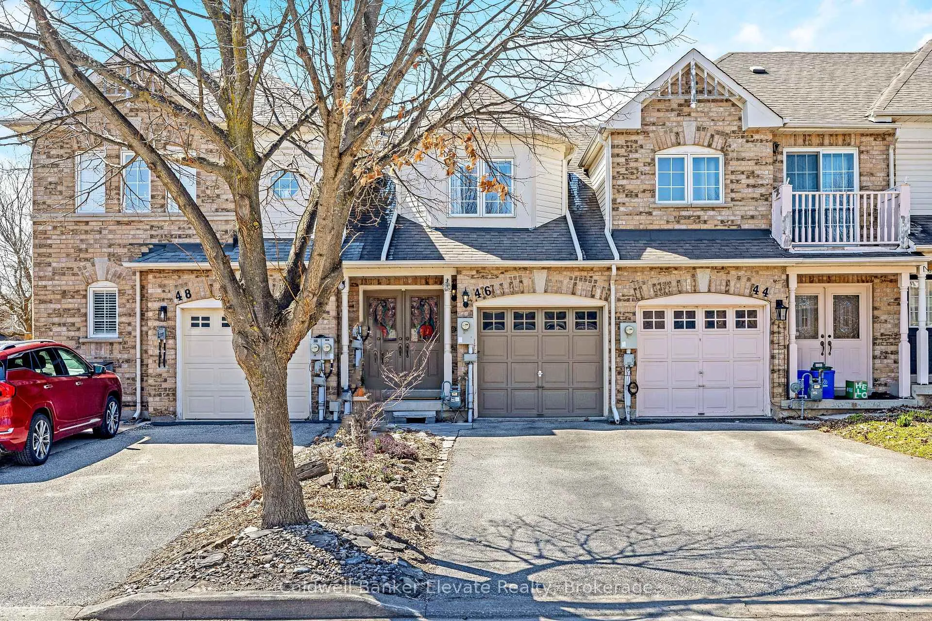 Photo 3 of 46 Harding Street, Halton Hills, Georgetown — HOMEH