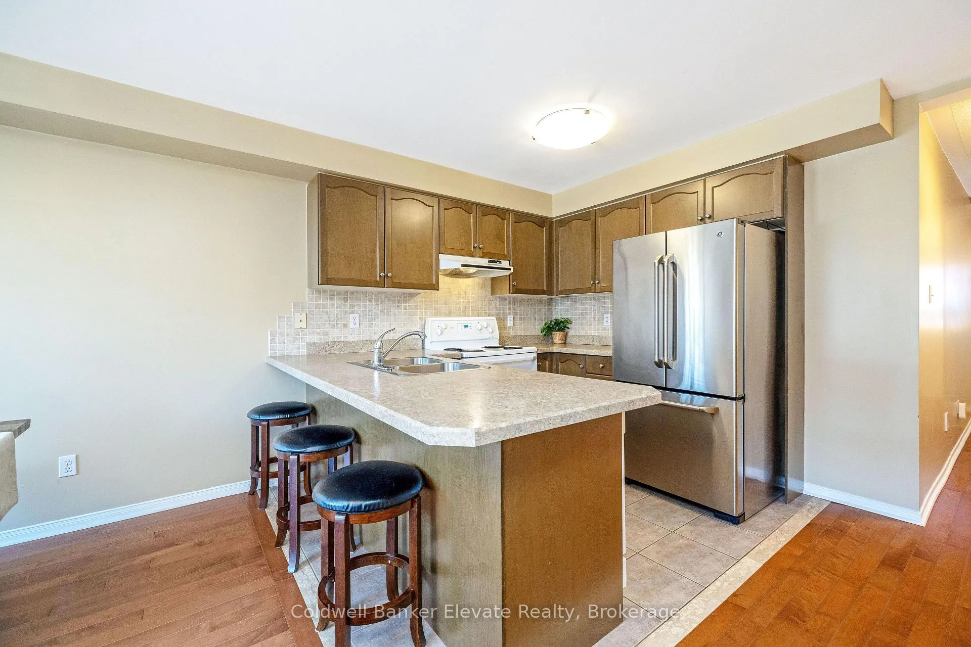 Photo 20 of 46 Harding Street, Halton Hills, Georgetown — HOMEH