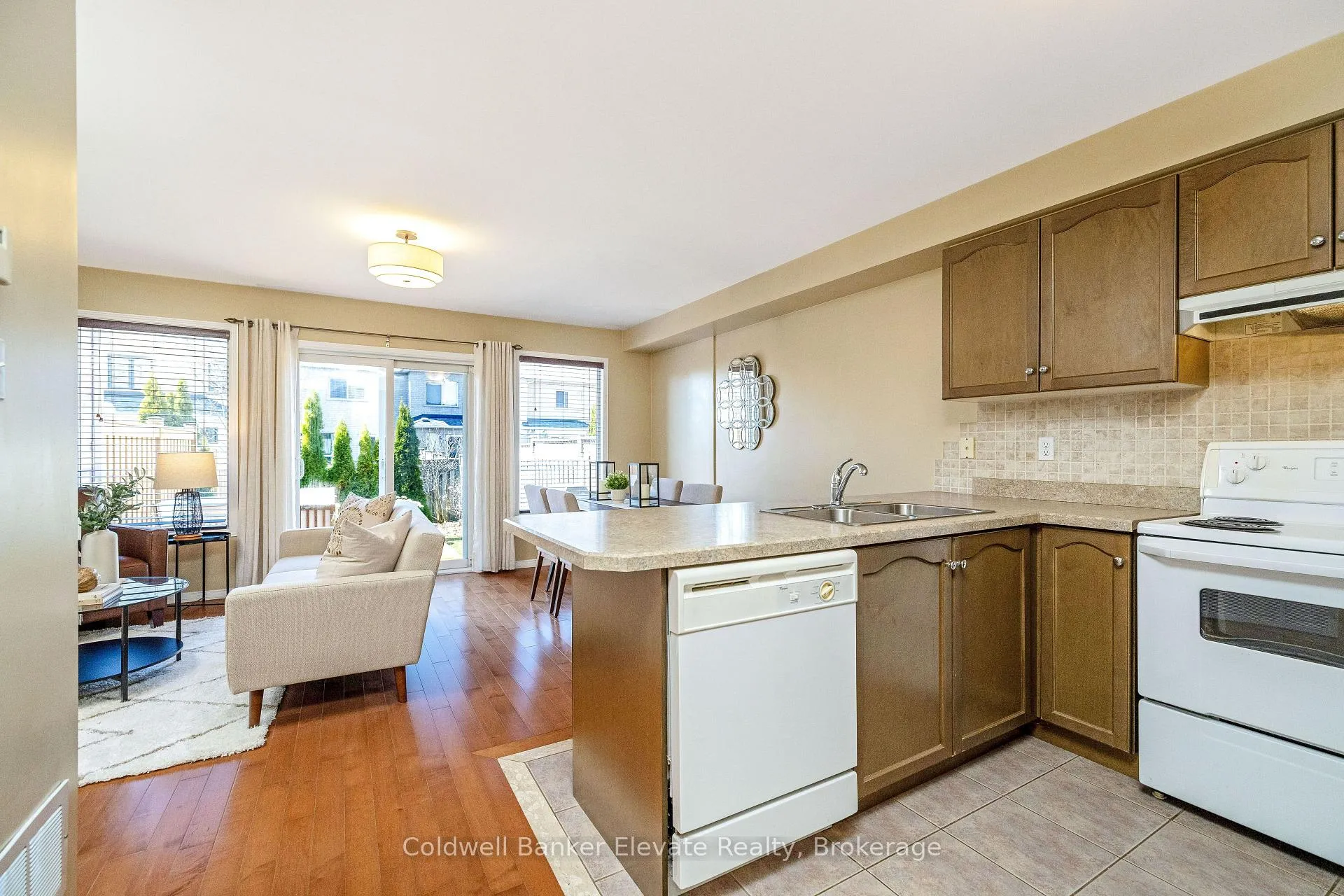 Photo 21 of 46 Harding Street, Halton Hills, Georgetown — HOMEH