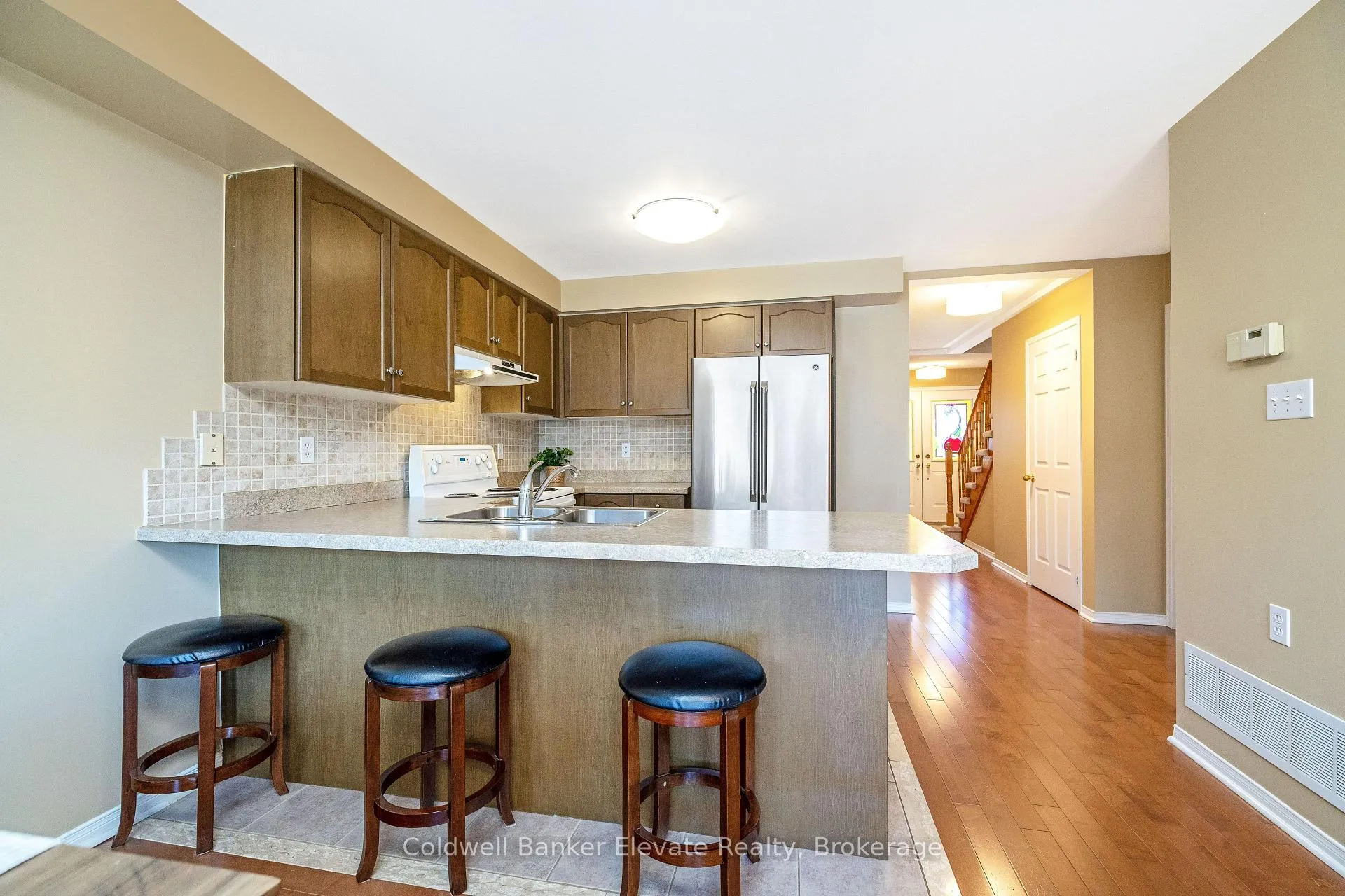 Photo 23 of 46 Harding Street, Halton Hills, Georgetown — HOMEH