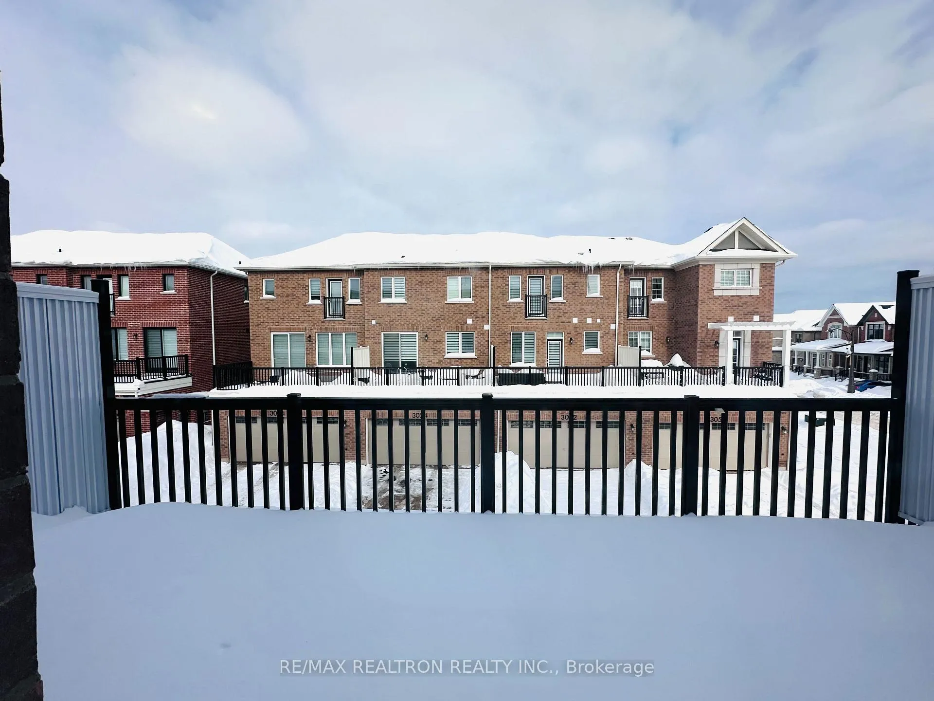 Photo 5 of Unit 4, 1291 Courtleigh Trail W, Oakville, Joshua Meadows — HOMEH