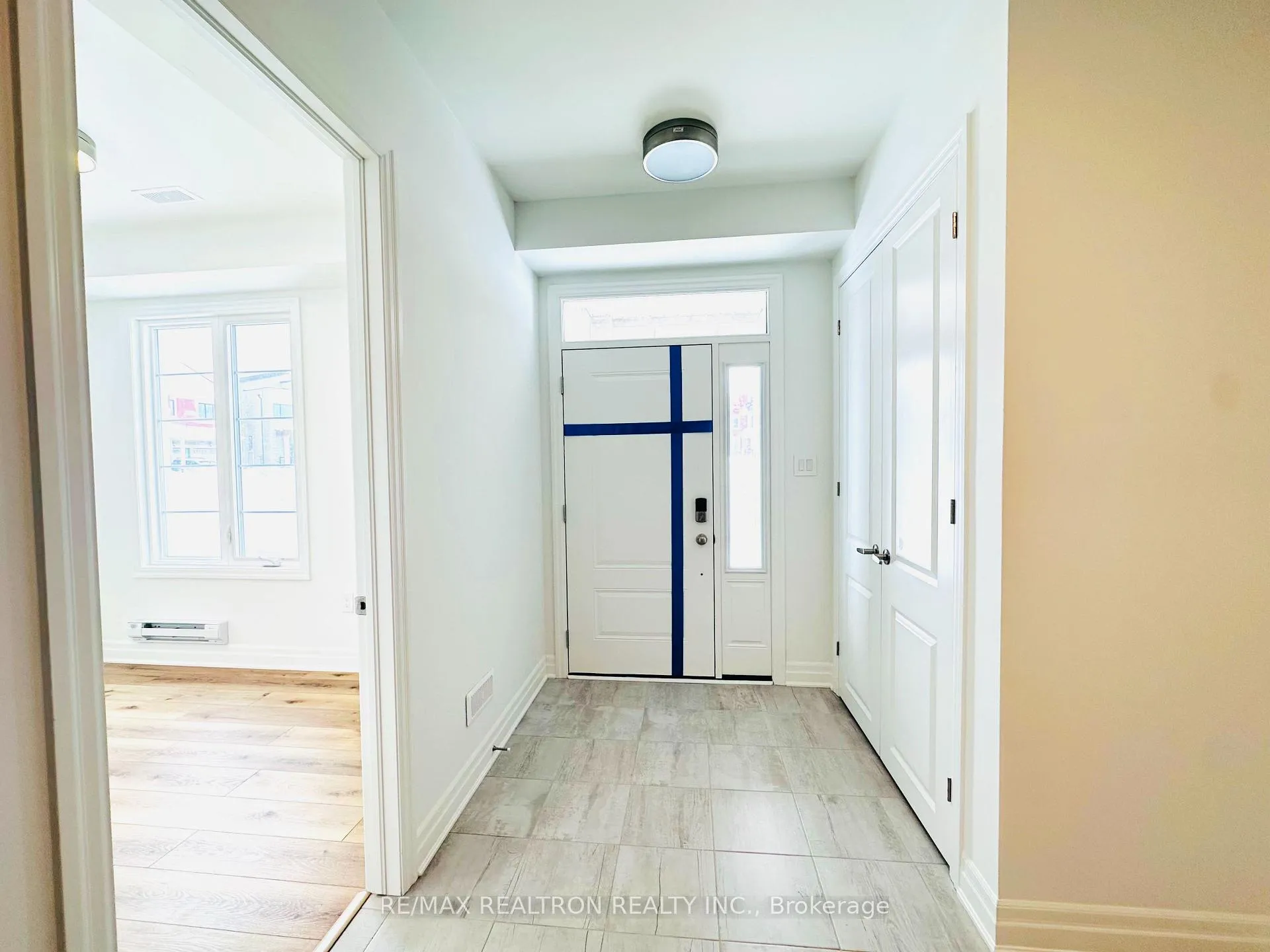 Photo 14 of Unit 4, 1291 Courtleigh Trail W, Oakville, Joshua Meadows — HOMEH