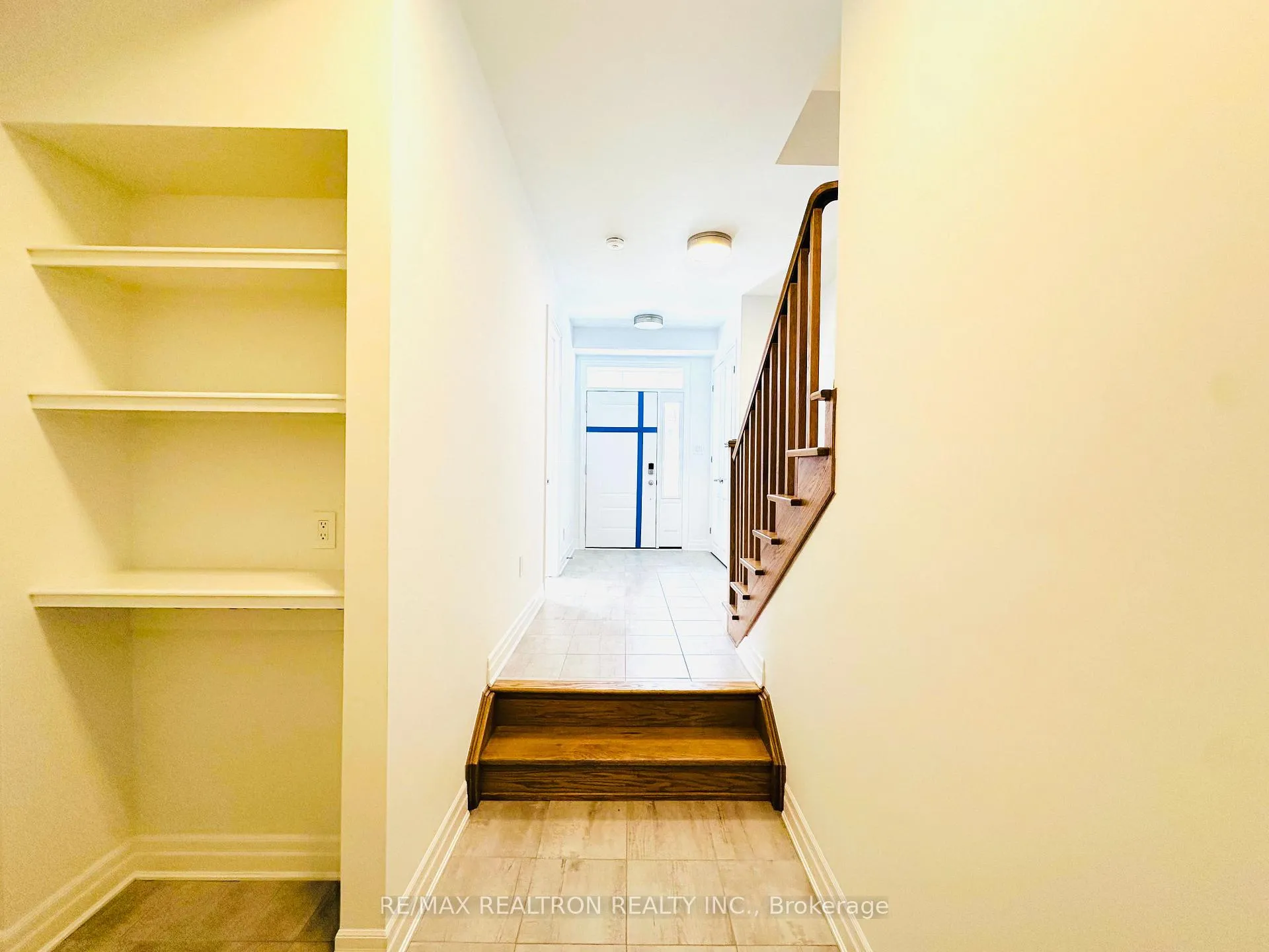 Photo 15 of Unit 4, 1291 Courtleigh Trail W, Oakville, Joshua Meadows — HOMEH