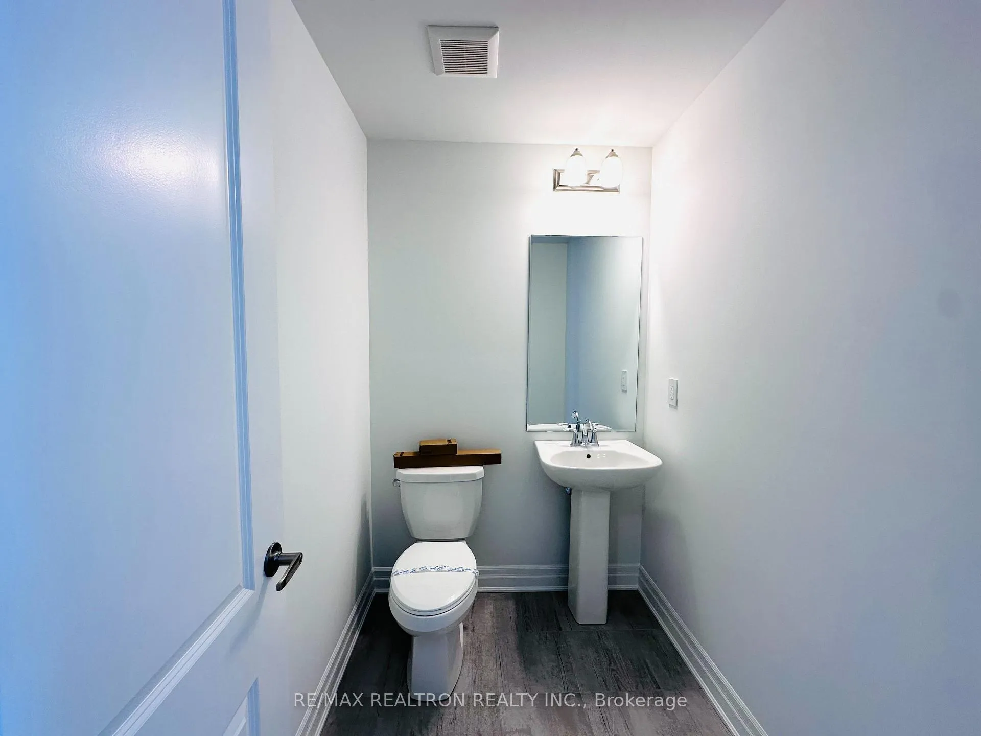 Photo 19 of Unit 4, 1291 Courtleigh Trail W, Oakville, Joshua Meadows — HOMEH