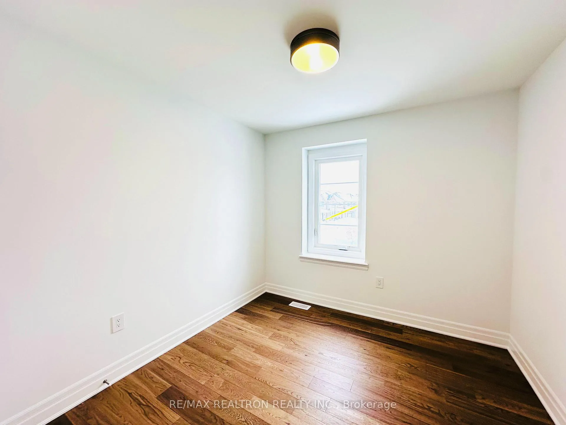 Photo 20 of Unit 4, 1291 Courtleigh Trail W, Oakville, Joshua Meadows — HOMEH