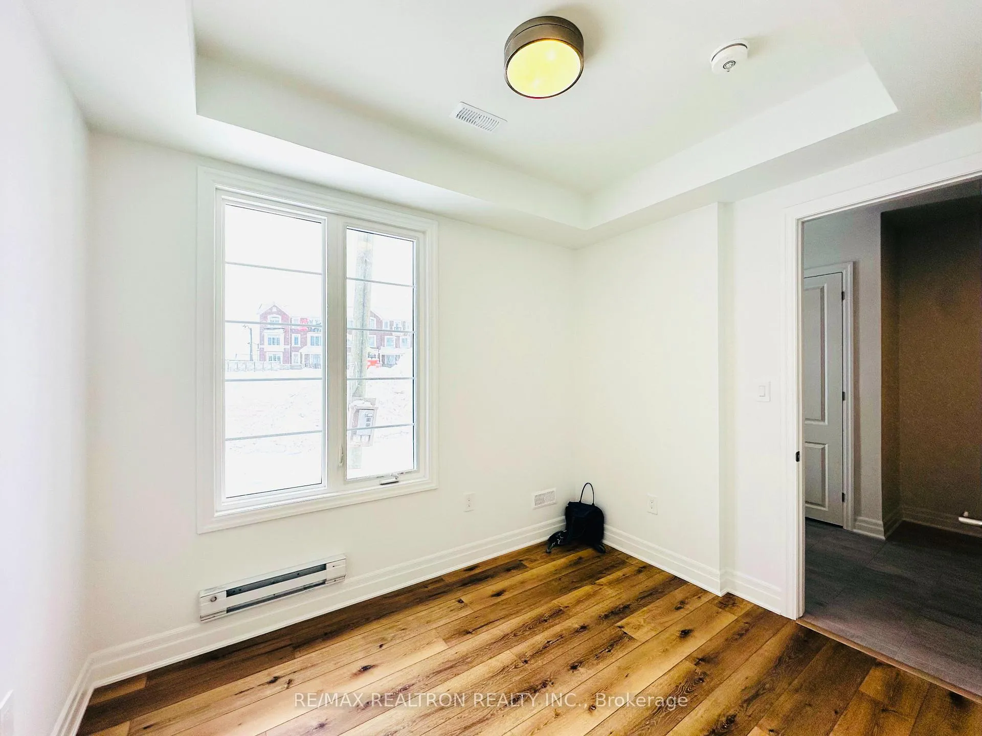 Photo 21 of Unit 4, 1291 Courtleigh Trail W, Oakville, Joshua Meadows — HOMEH