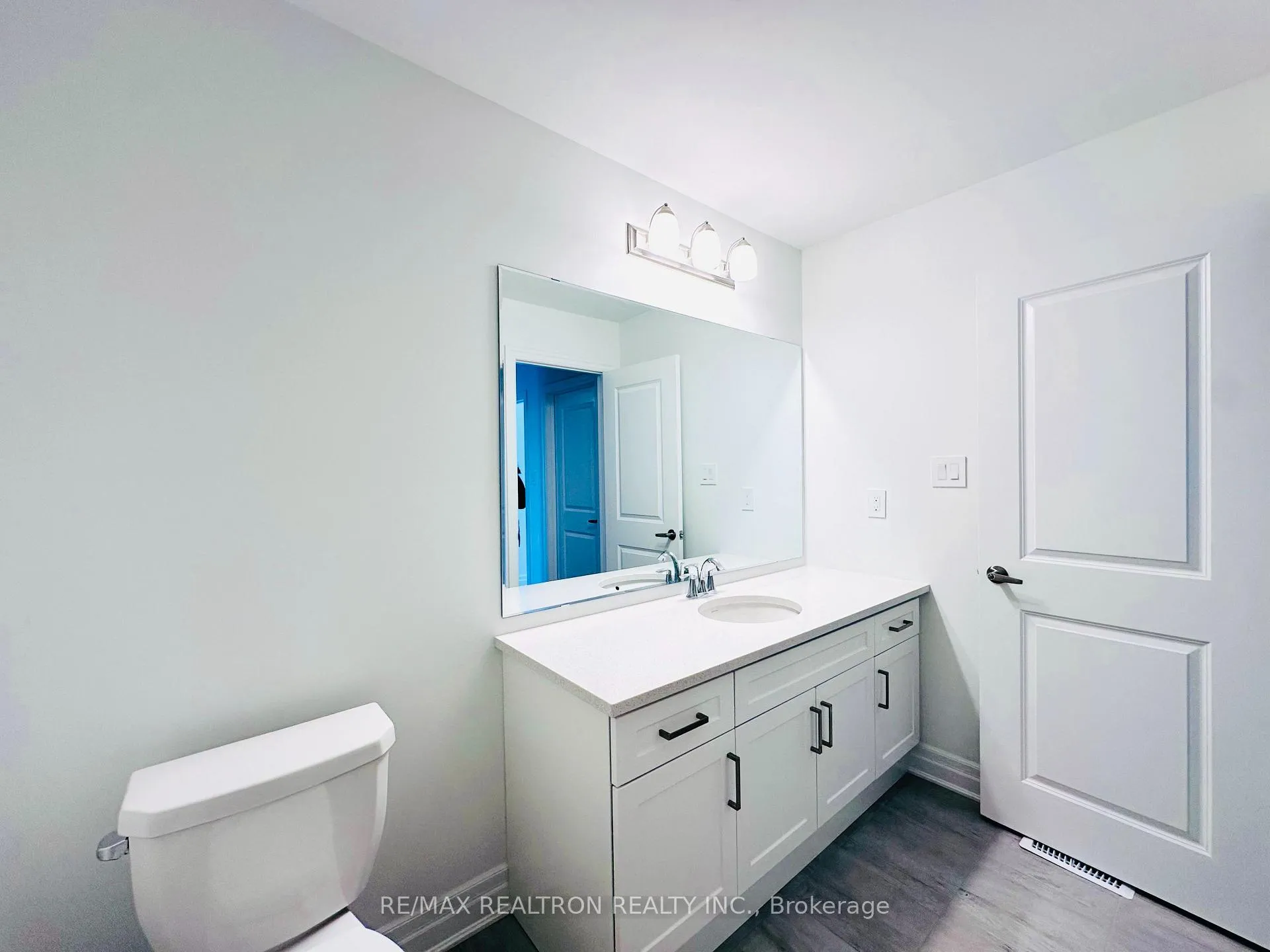 Photo 25 of Unit 4, 1291 Courtleigh Trail W, Oakville, Joshua Meadows — HOMEH
