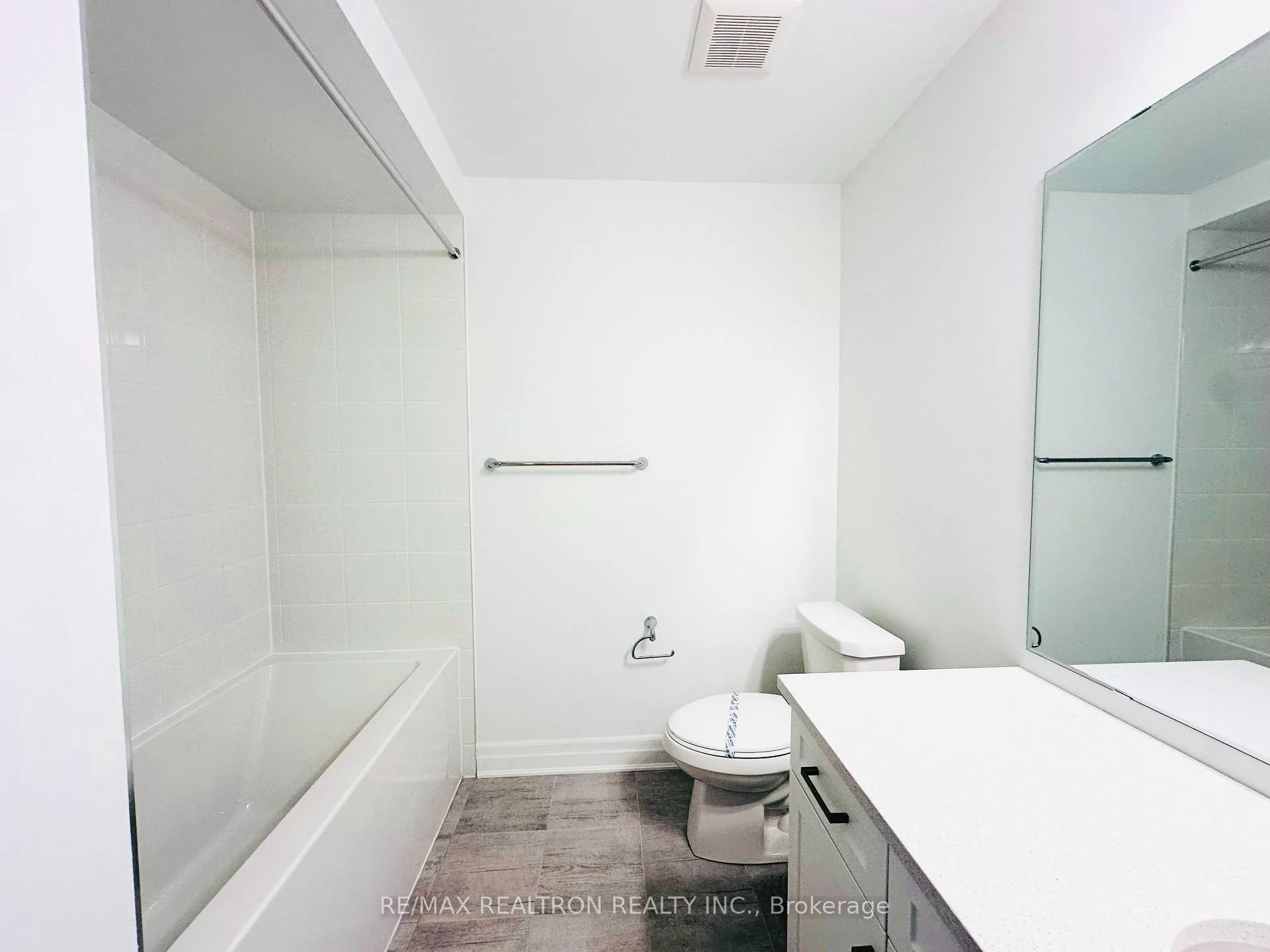 Photo 29 of Unit 4, 1291 Courtleigh Trail W, Oakville, Joshua Meadows — HOMEH