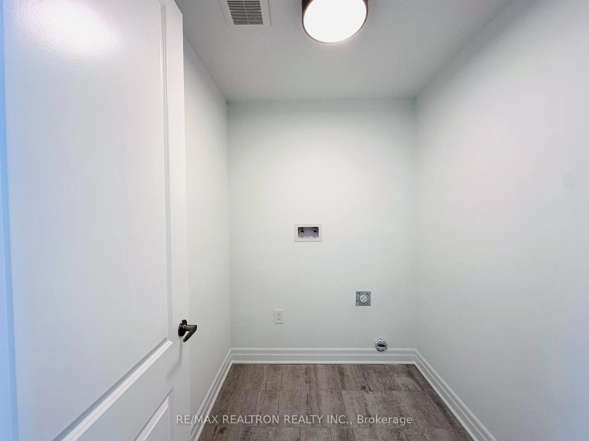 Photo 30 of Unit 4, 1291 Courtleigh Trail W, Oakville, Joshua Meadows — HOMEH