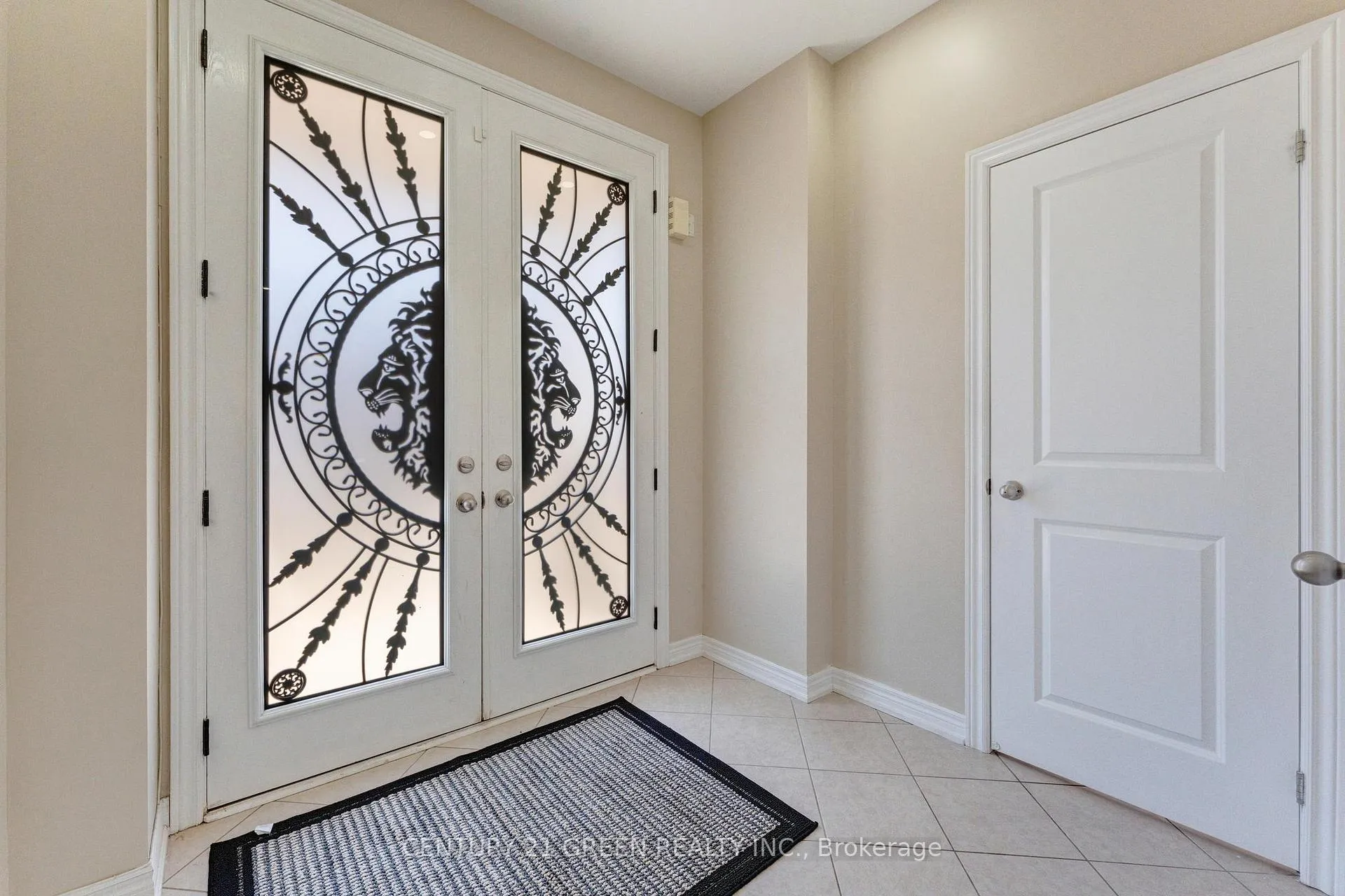 Photo 3 of 15 Hoxton Road, Brampton, Northwest Brampton — HOMEH