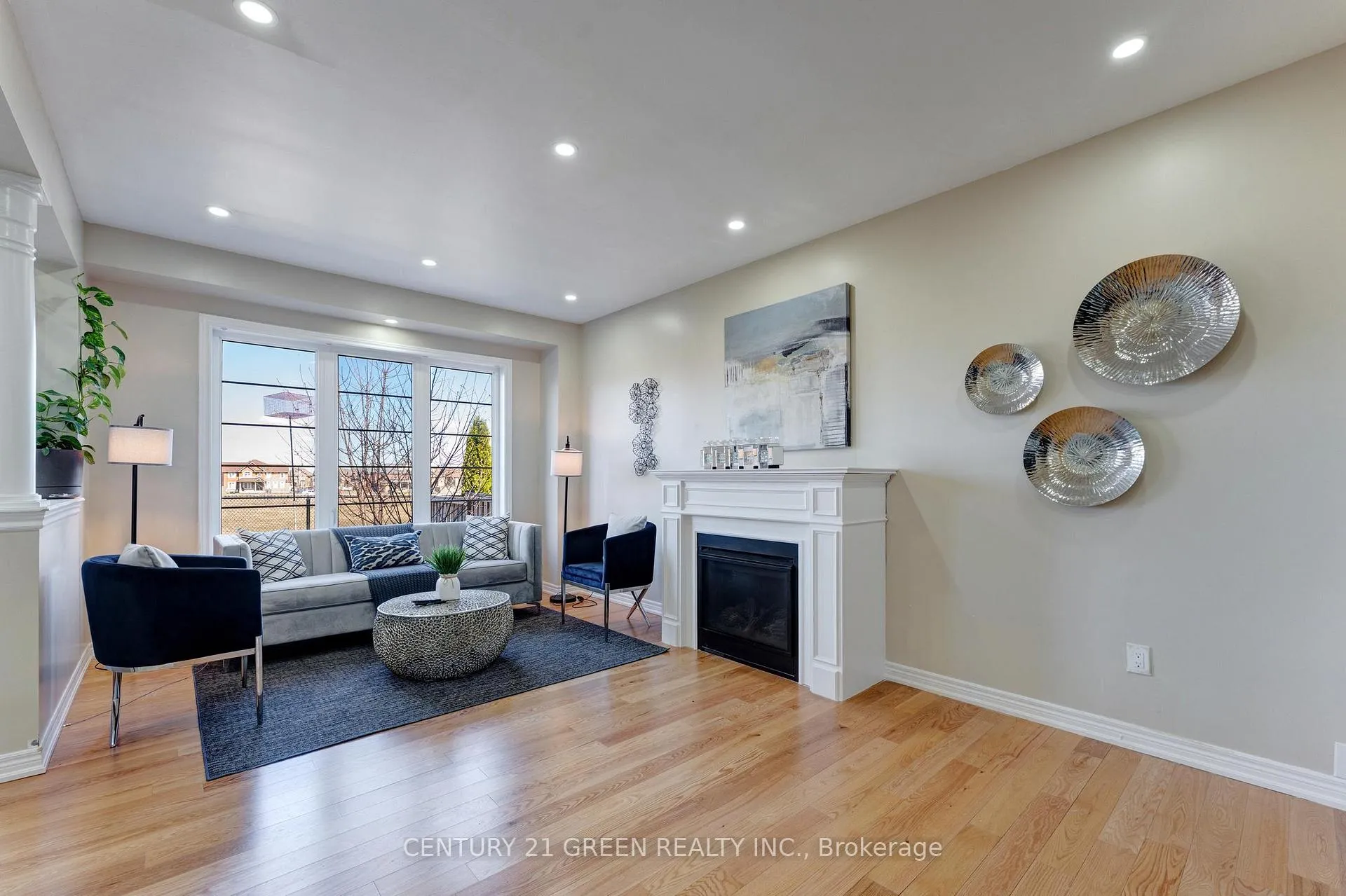 Photo 10 of 15 Hoxton Road, Brampton, Northwest Brampton — HOMEH