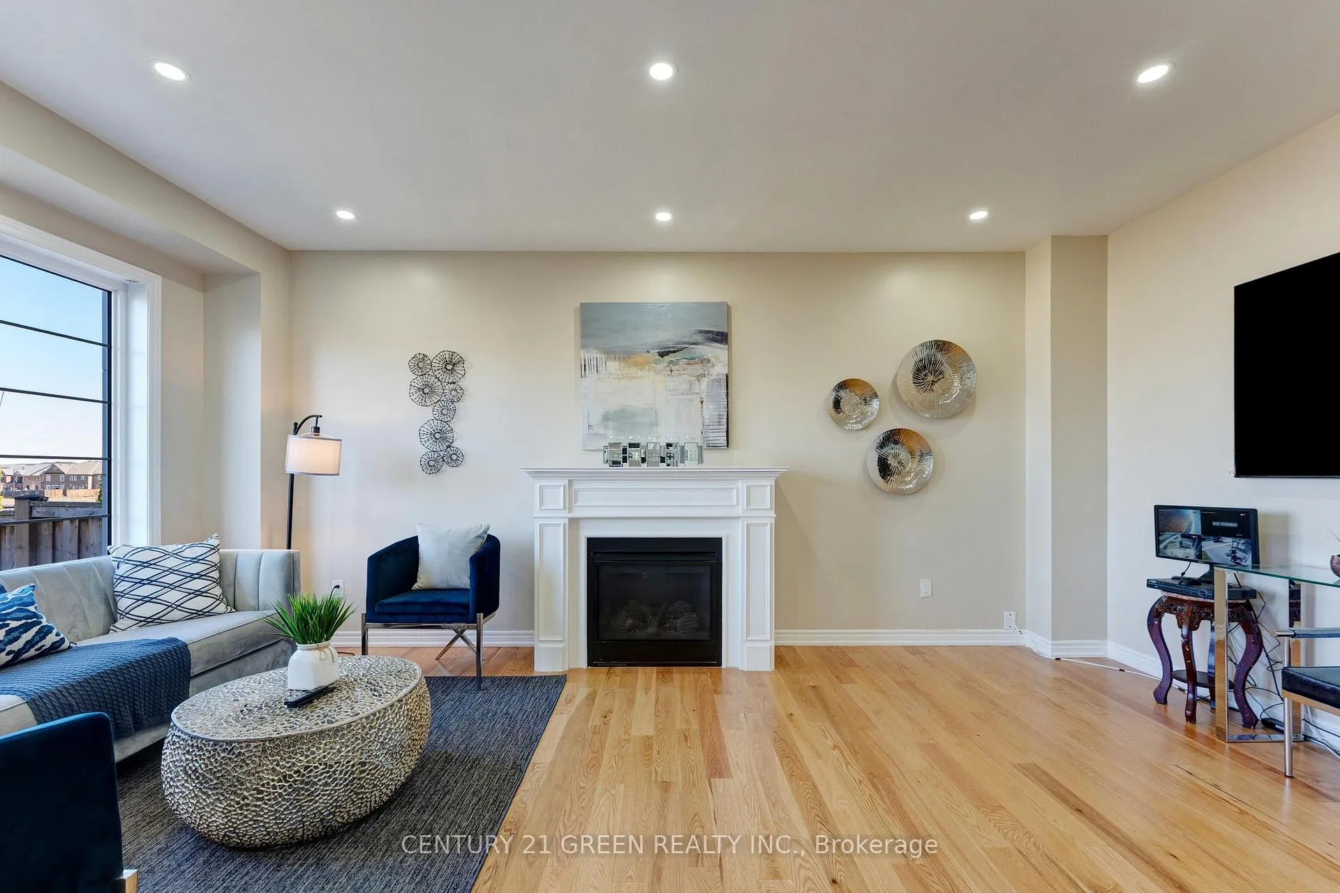 Photo 12 of 15 Hoxton Road, Brampton, Northwest Brampton — HOMEH