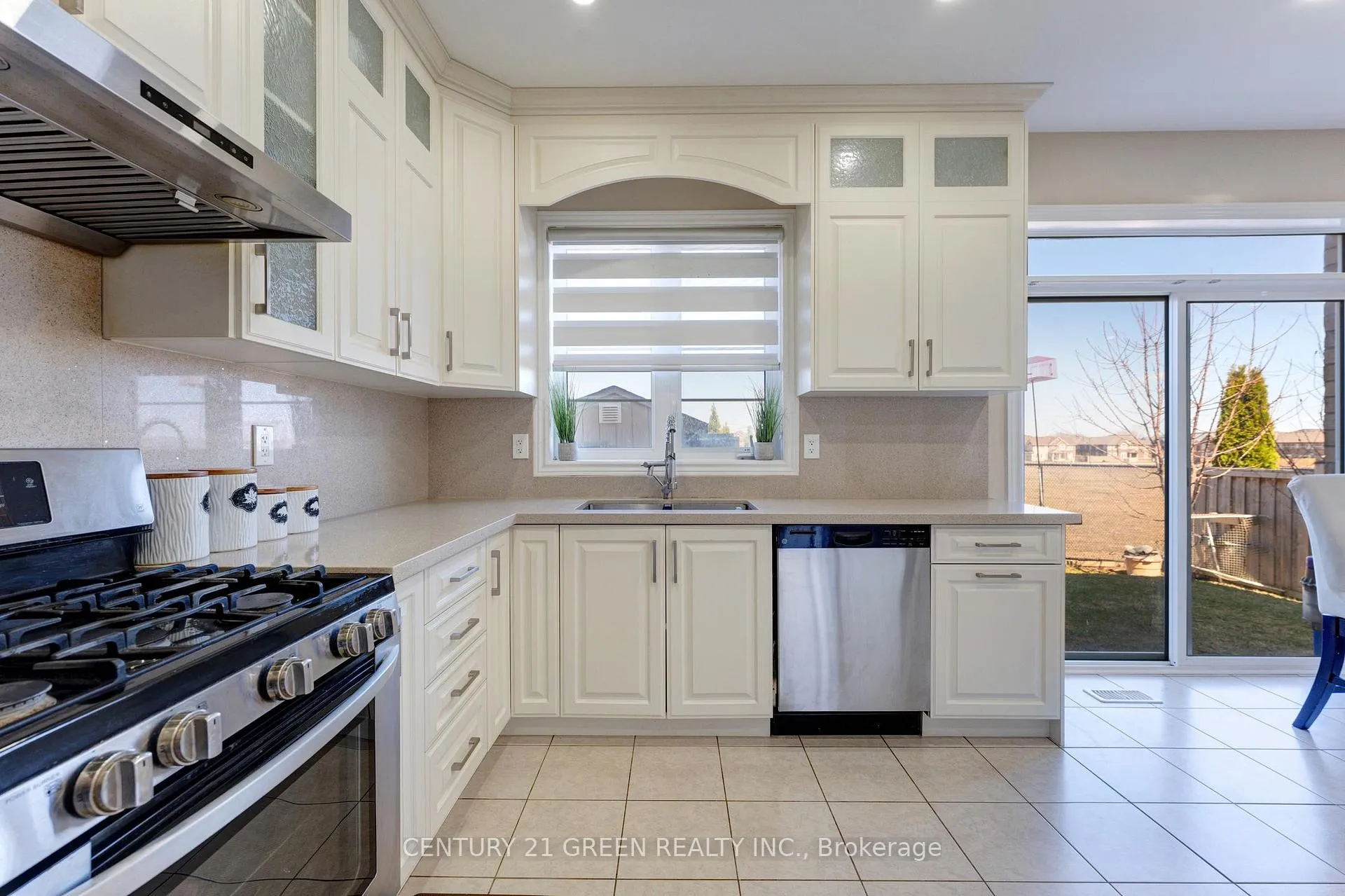 Photo 16 of 15 Hoxton Road, Brampton, Northwest Brampton — HOMEH