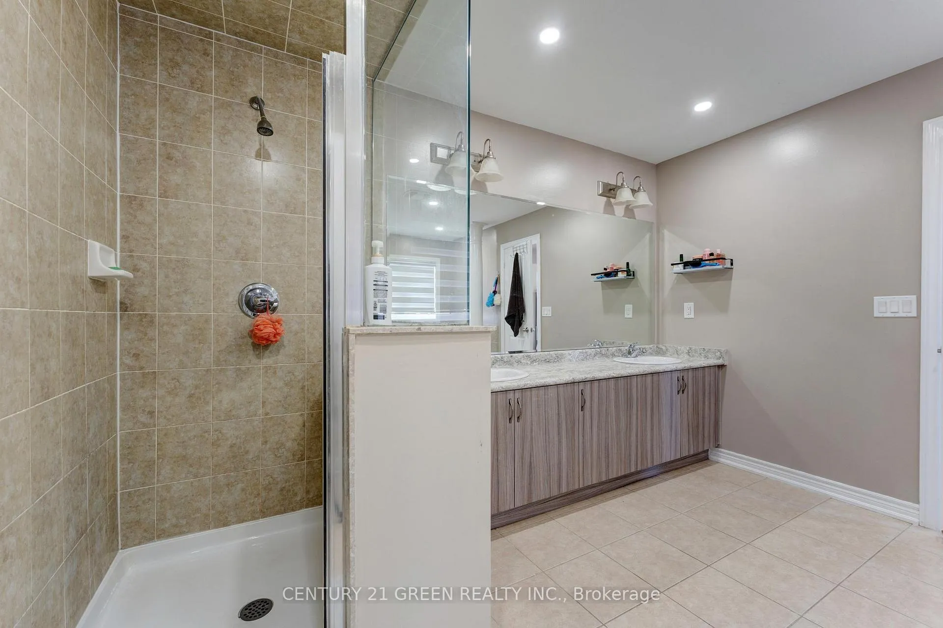 Photo 26 of 15 Hoxton Road, Brampton, Northwest Brampton — HOMEH