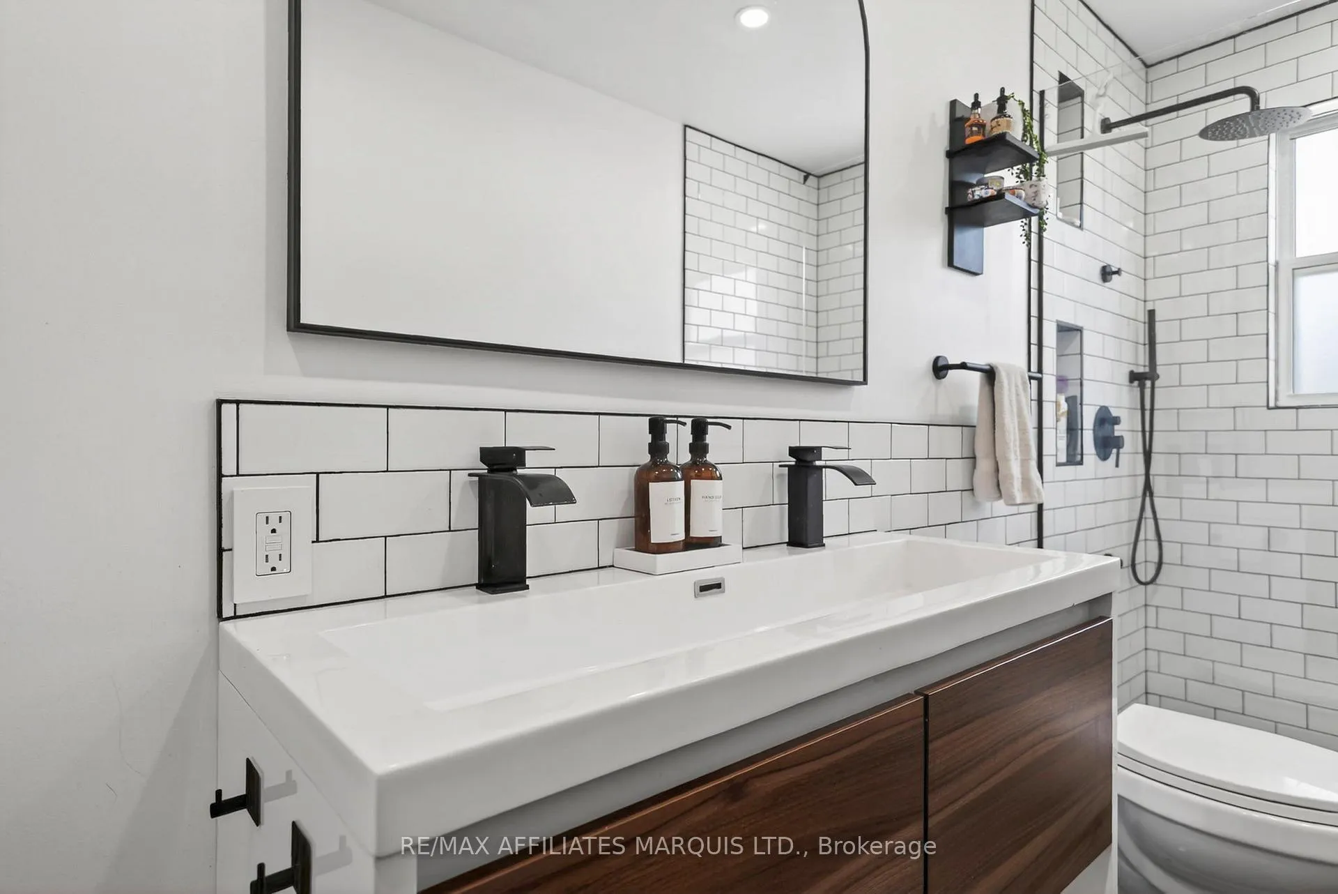 Photo 13 of 615 Twelfth Street E, Cornwall — HOMEH