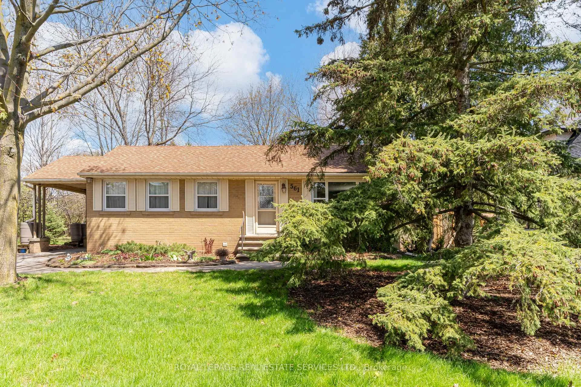 Photo 7 of 561 Maplehurst Avenue, Oakville, West — HOMEH
