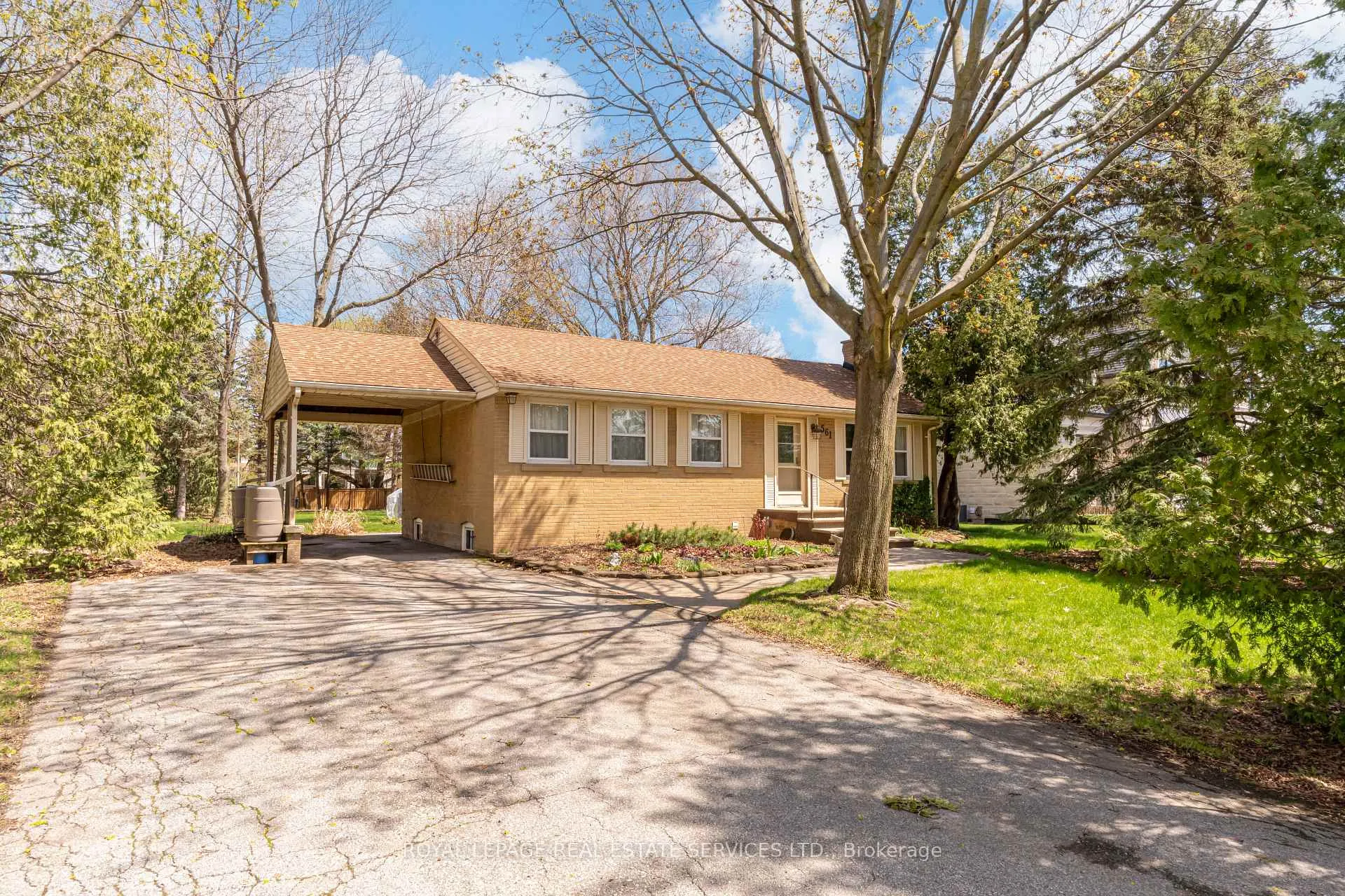 Photo 10 of 561 Maplehurst Avenue, Oakville, West — HOMEH