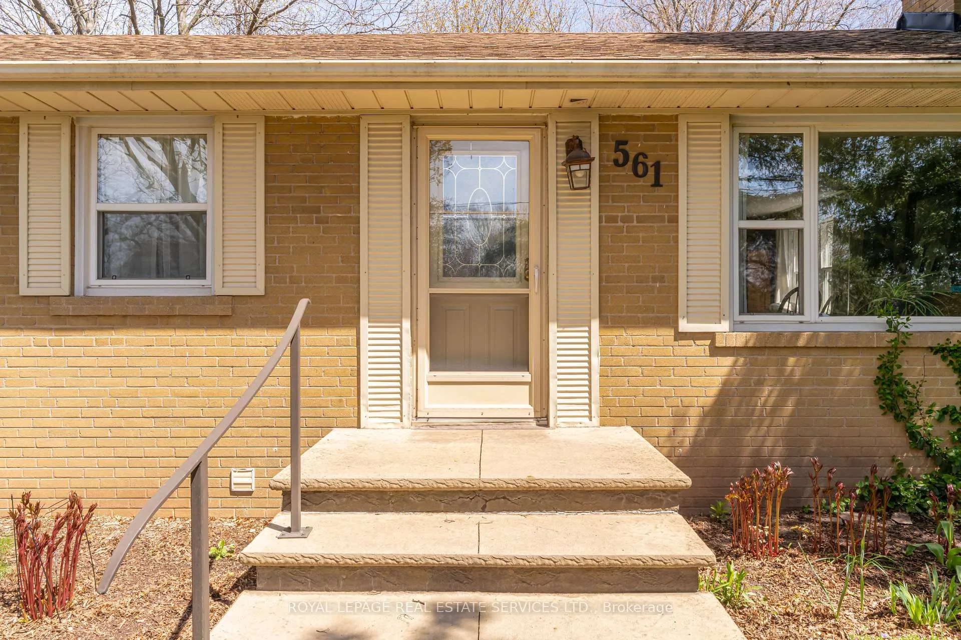 Photo 13 of 561 Maplehurst Avenue, Oakville, West — HOMEH
