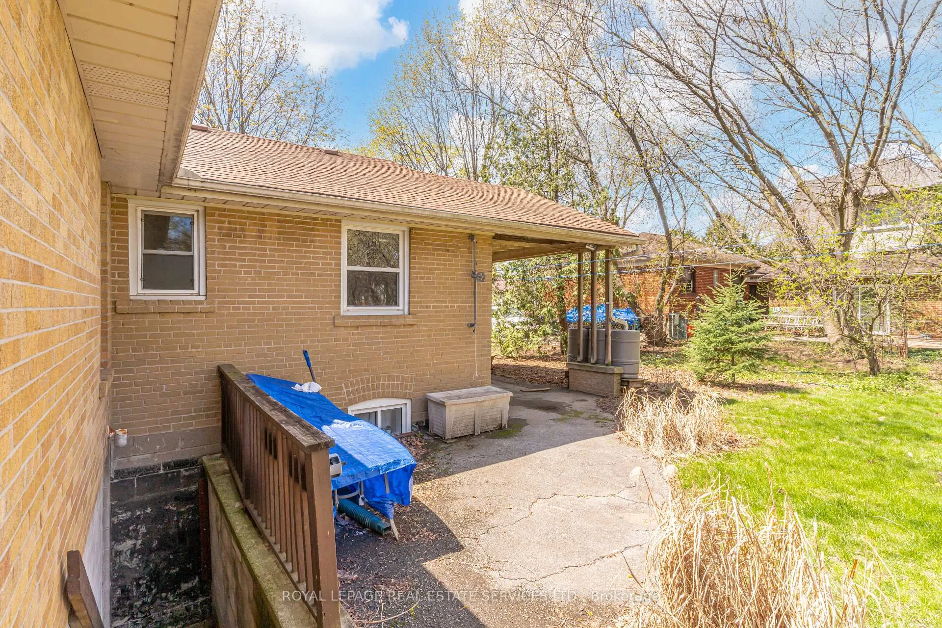 Photo 17 of 561 Maplehurst Avenue, Oakville, West — HOMEH