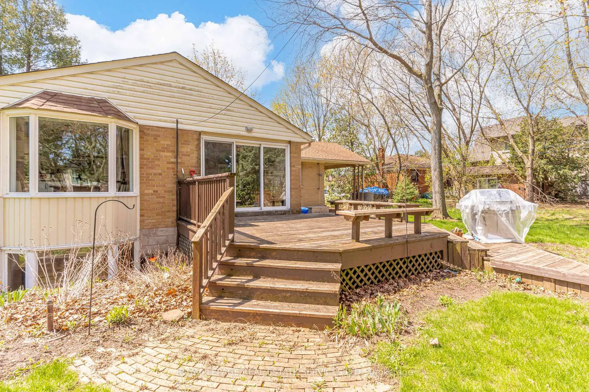 Photo 21 of 561 Maplehurst Avenue, Oakville, West — HOMEH