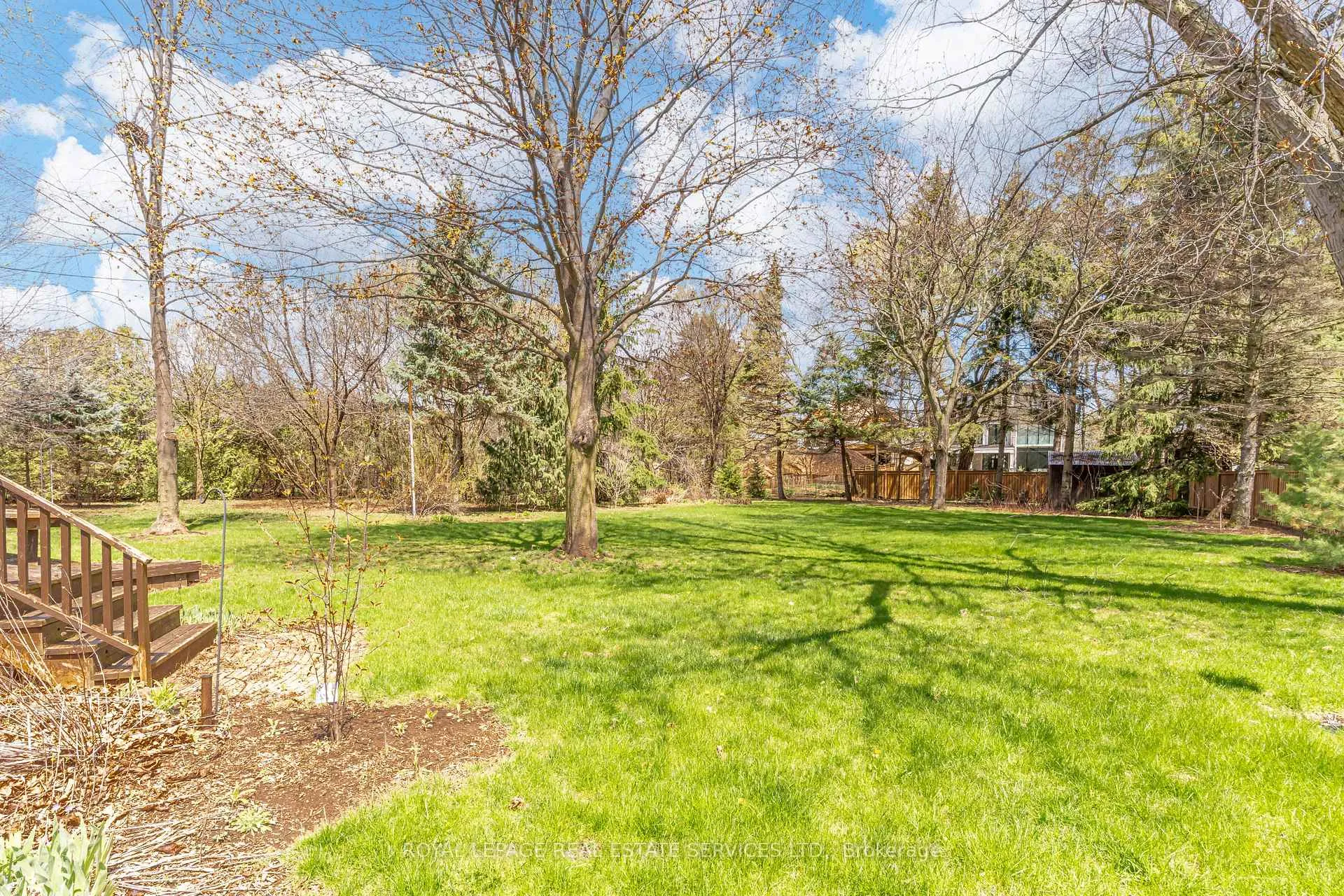 Photo 23 of 561 Maplehurst Avenue, Oakville, West — HOMEH