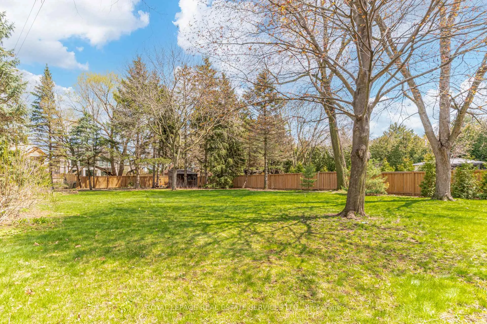 Photo 25 of 561 Maplehurst Avenue, Oakville, West — HOMEH