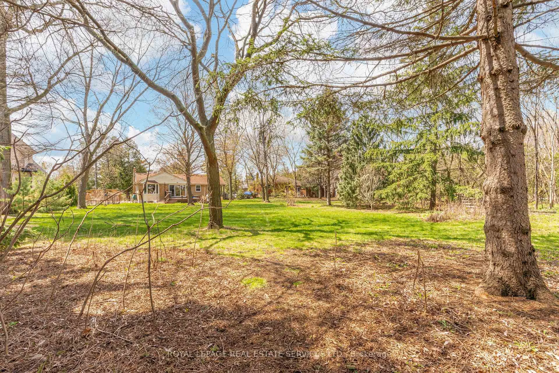 Photo 27 of 561 Maplehurst Avenue, Oakville, West — HOMEH