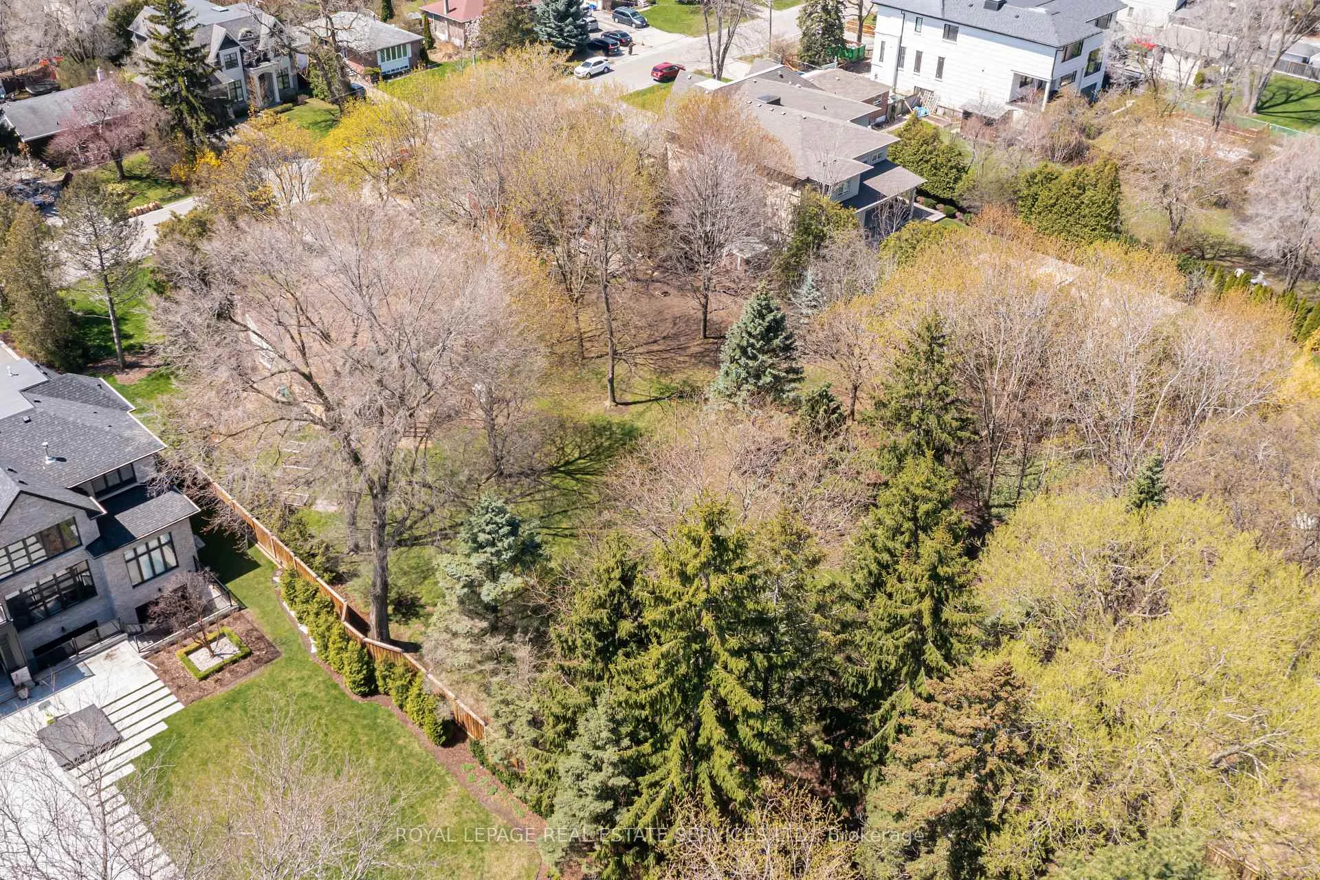 Photo 35 of 561 Maplehurst Avenue, Oakville, West — HOMEH