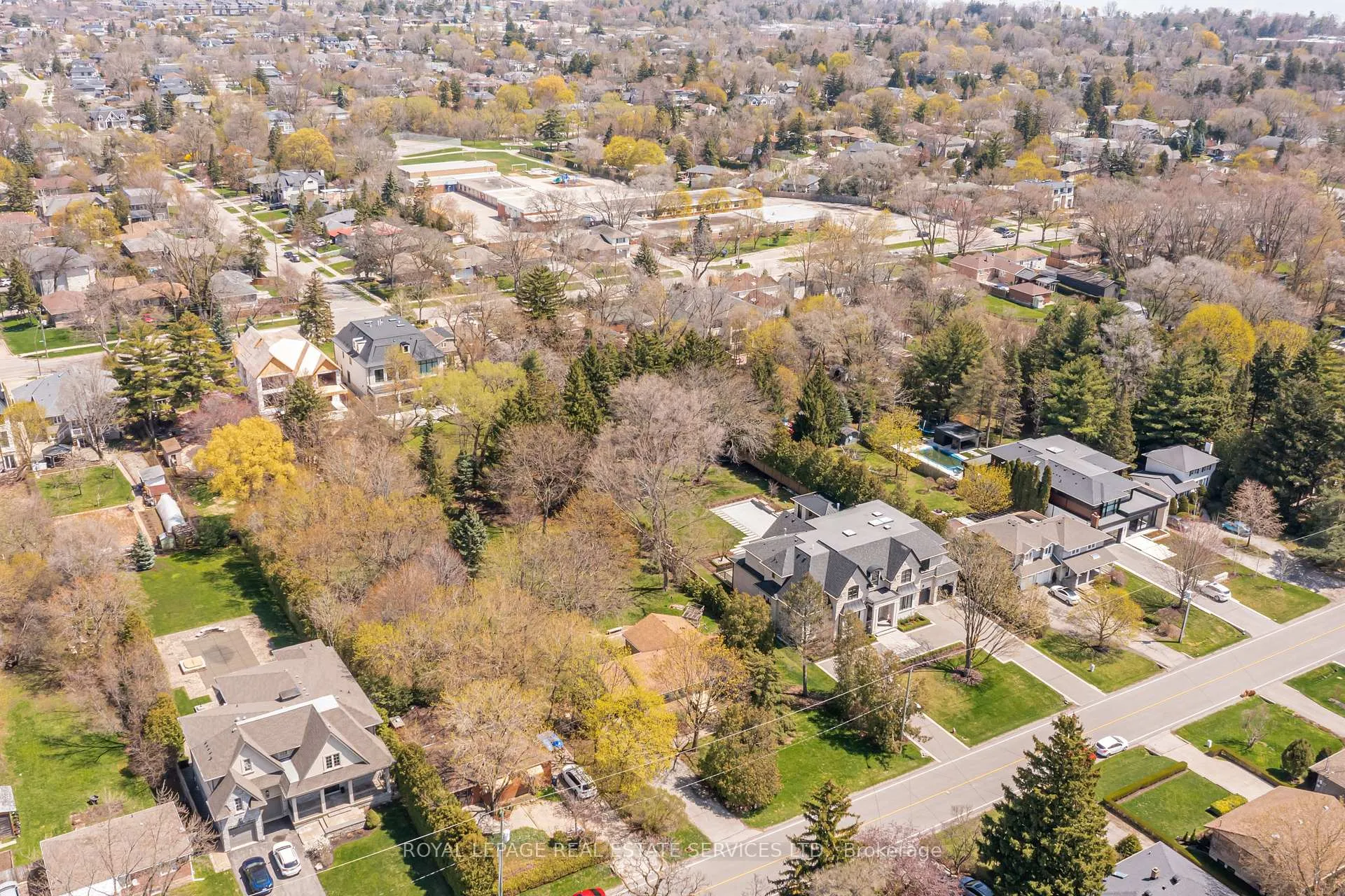 Photo 41 of 561 Maplehurst Avenue, Oakville, West — HOMEH