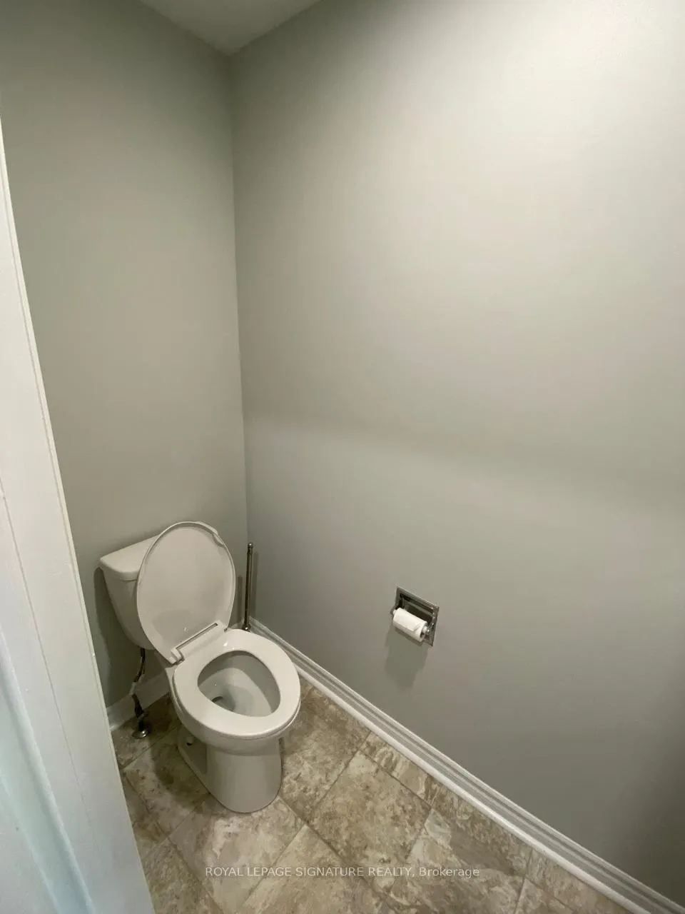Photo 10 of 48 Homefield Square, Clarington, Courtice — HOMEH