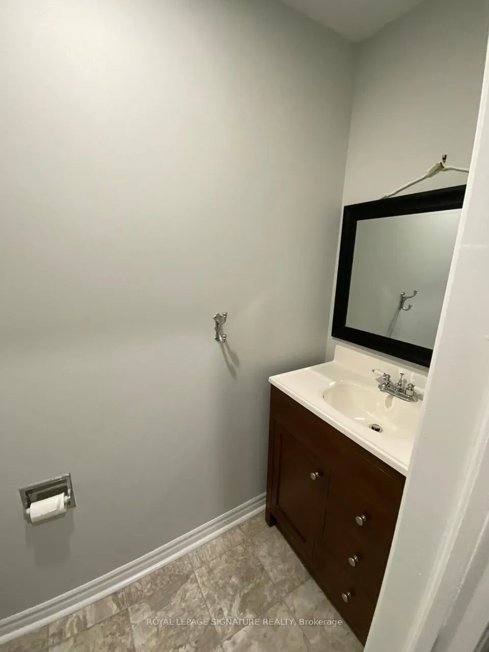Photo 11 of 48 Homefield Square, Clarington, Courtice — HOMEH